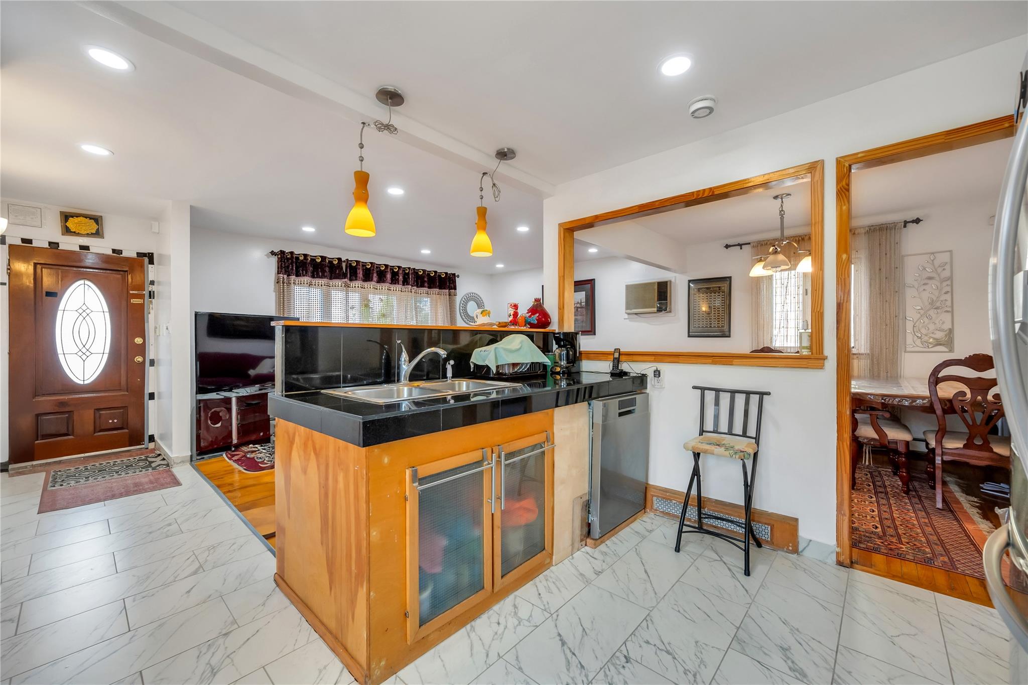 #12 photo, 431 Kirkman Avenue, 长岛 Elmont , NY 11003