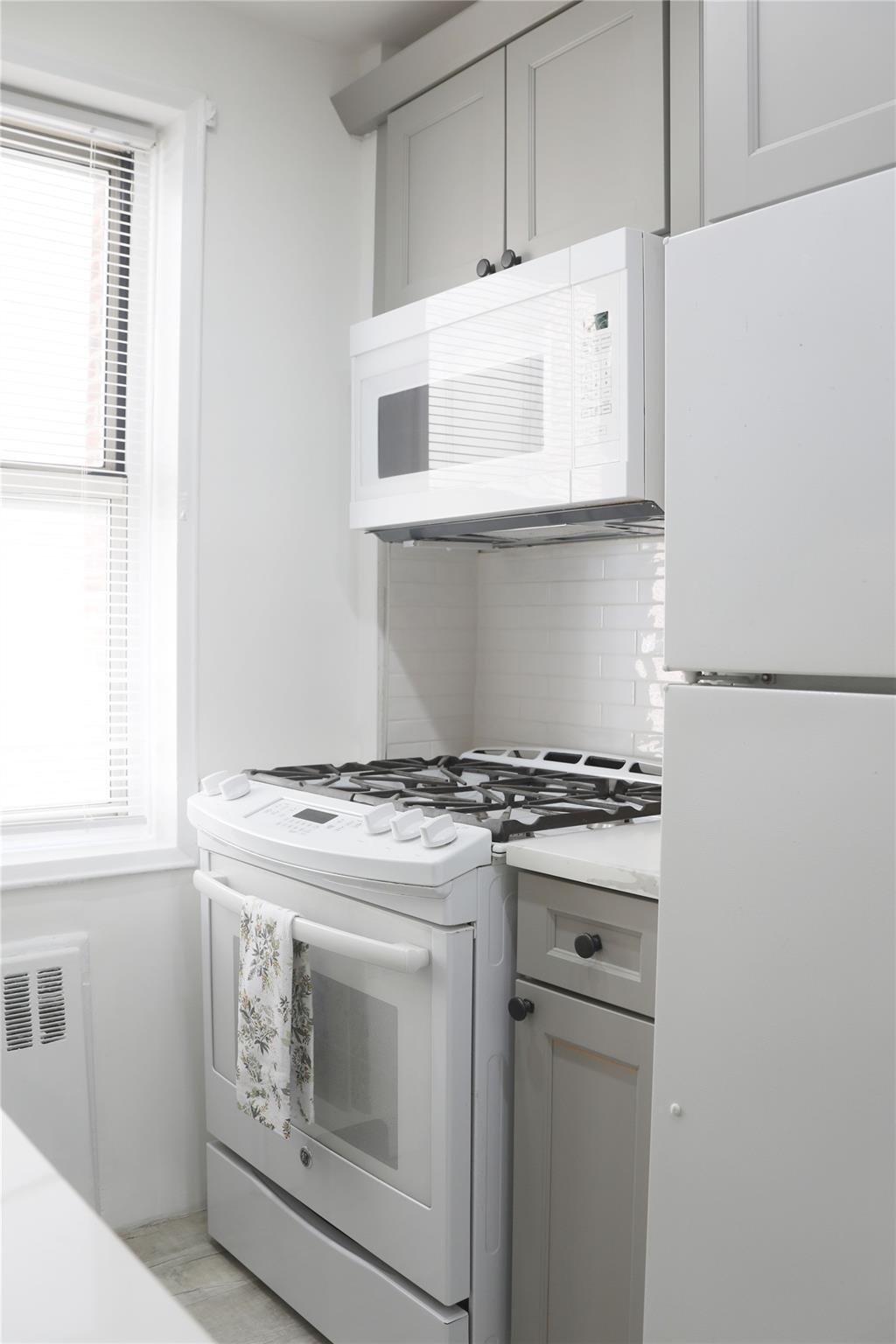 #9 photo, 3720 Independence Avenue, ブロンクス区 Bronx , NY 10463