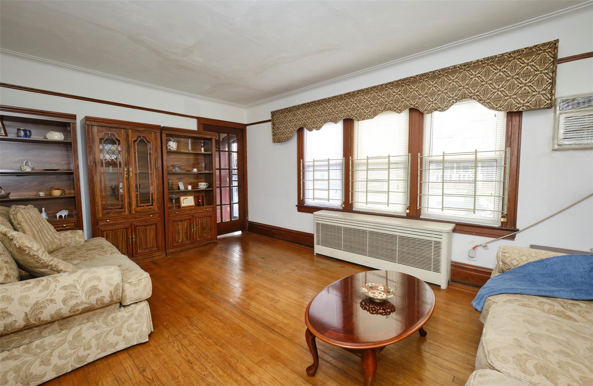 #9 photo, 135-47 229th Street, Laurelton , NY 11413