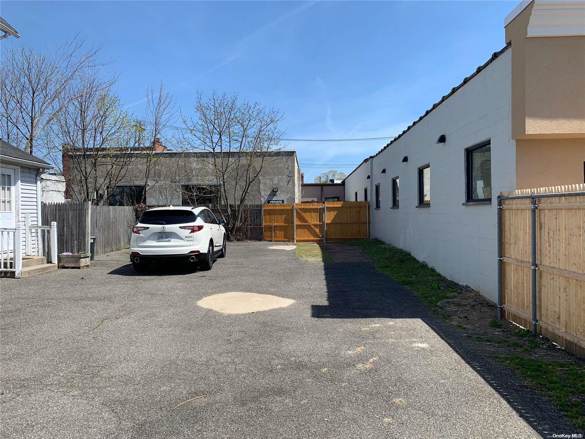 #6 photo, 171 S First Street, サフォーク郡 Lindenhurst , NY 11757