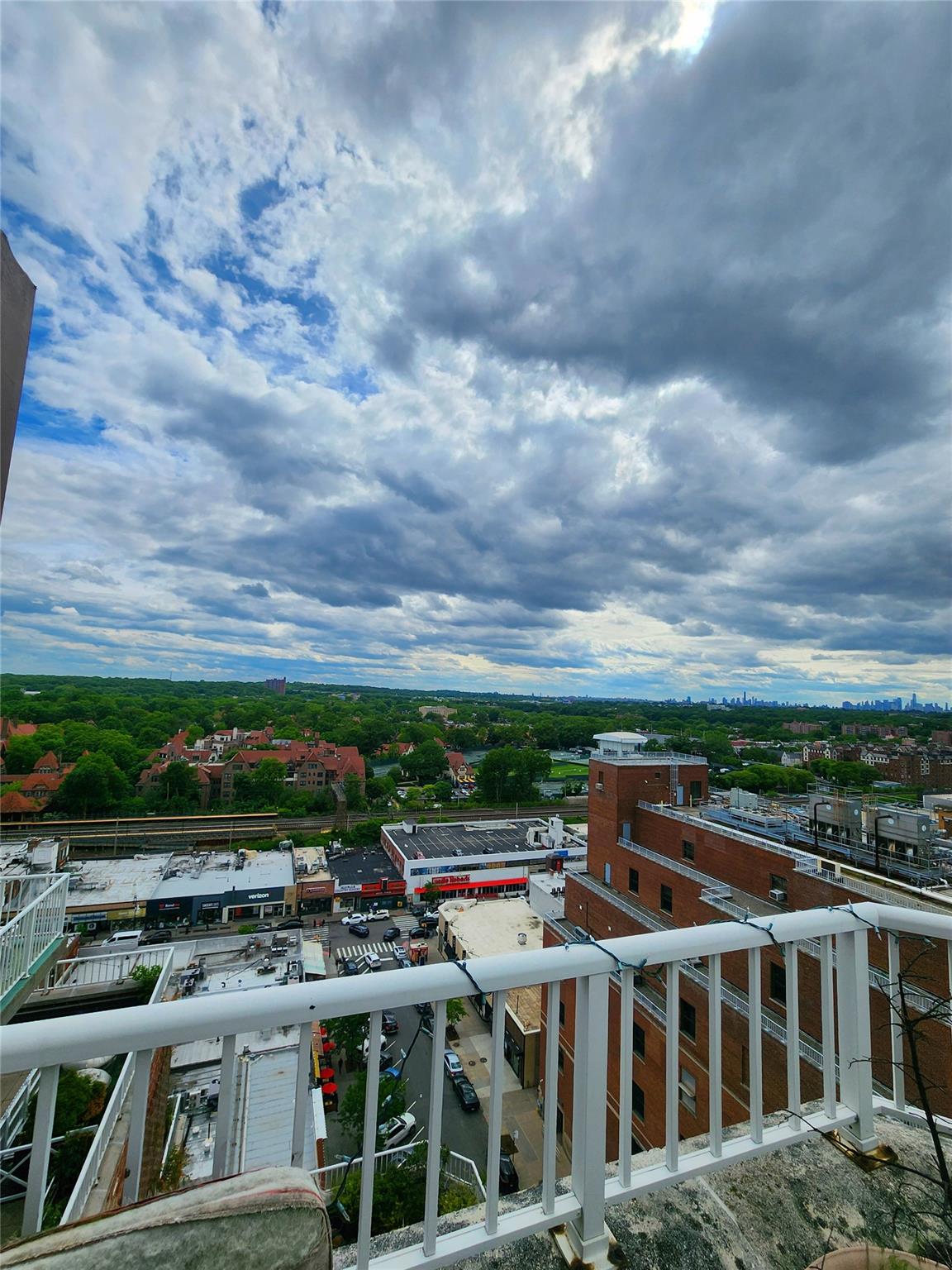 #10 photo, 10740 Queens Boulevard, クイーンズ区 Forest Hills , NY 11375