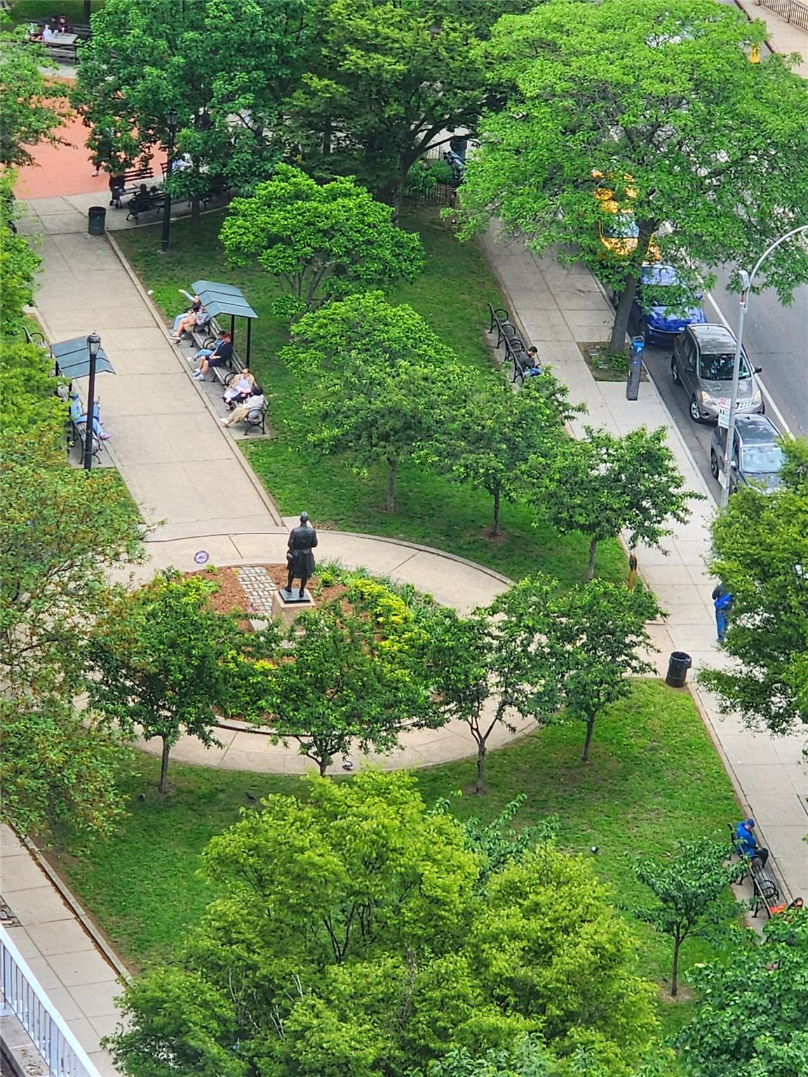 #11 photo, 10740 Queens Boulevard, クイーンズ区 Forest Hills , NY 11375