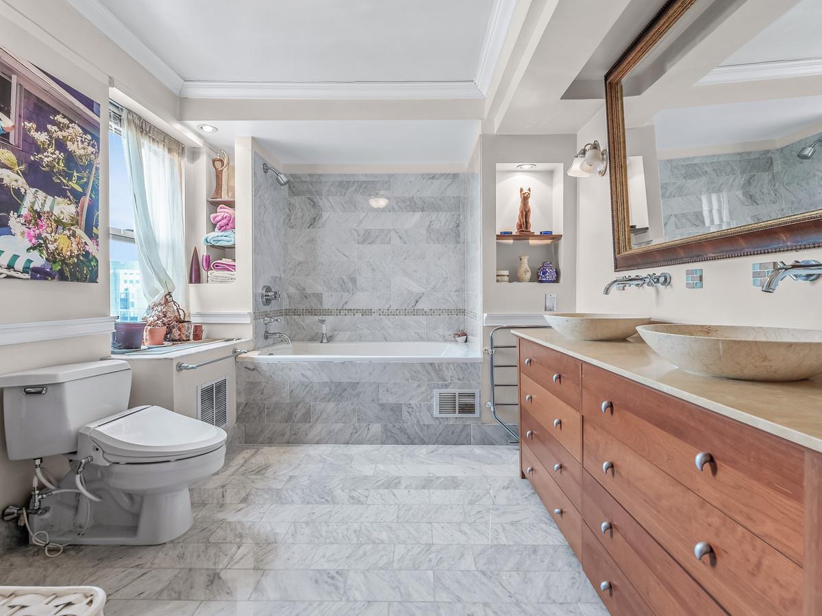 #17 photo, 10740 Queens Boulevard, クイーンズ区 Forest Hills , NY 11375