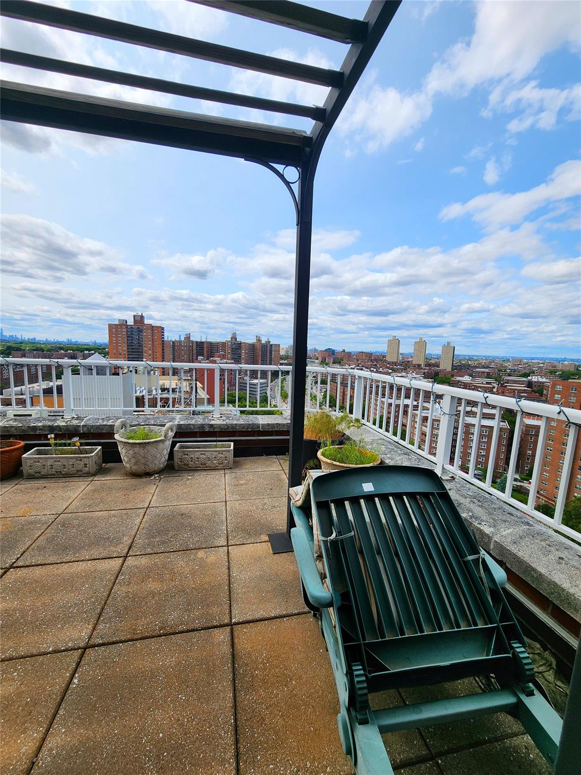 #4 photo, 10740 Queens Boulevard, クイーンズ区 Forest Hills , NY 11375