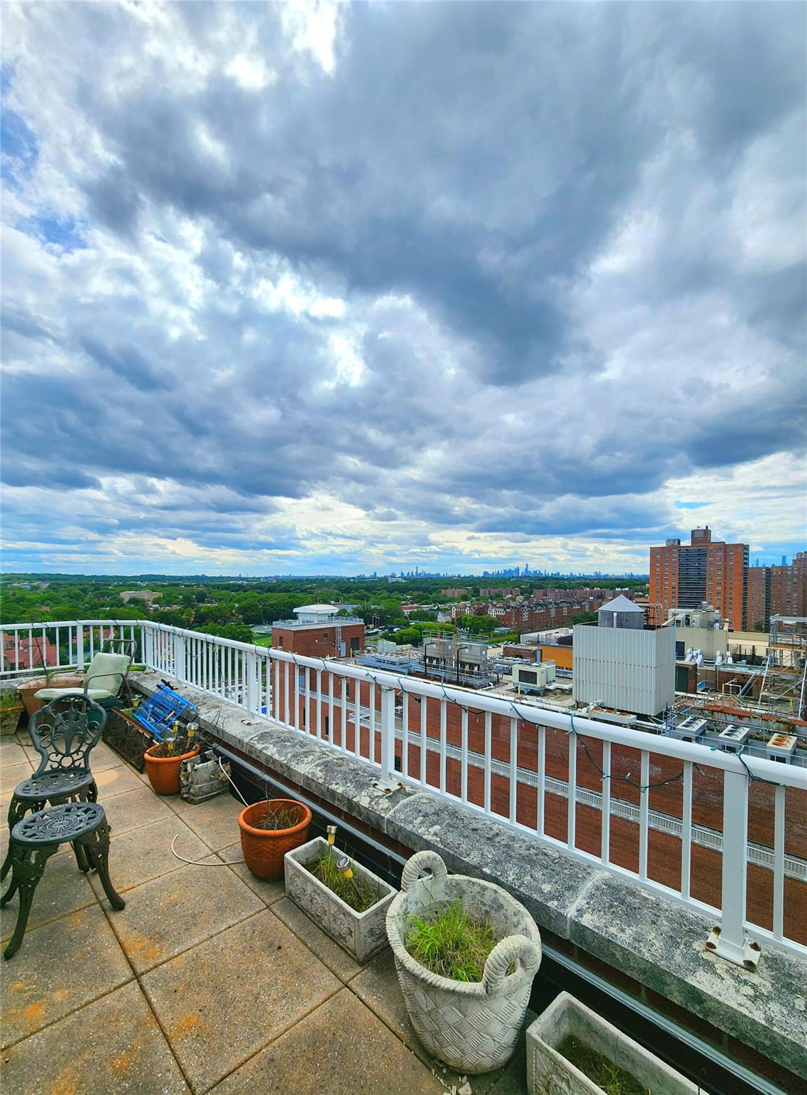 #9 photo, 10740 Queens Boulevard, クイーンズ区 Forest Hills , NY 11375