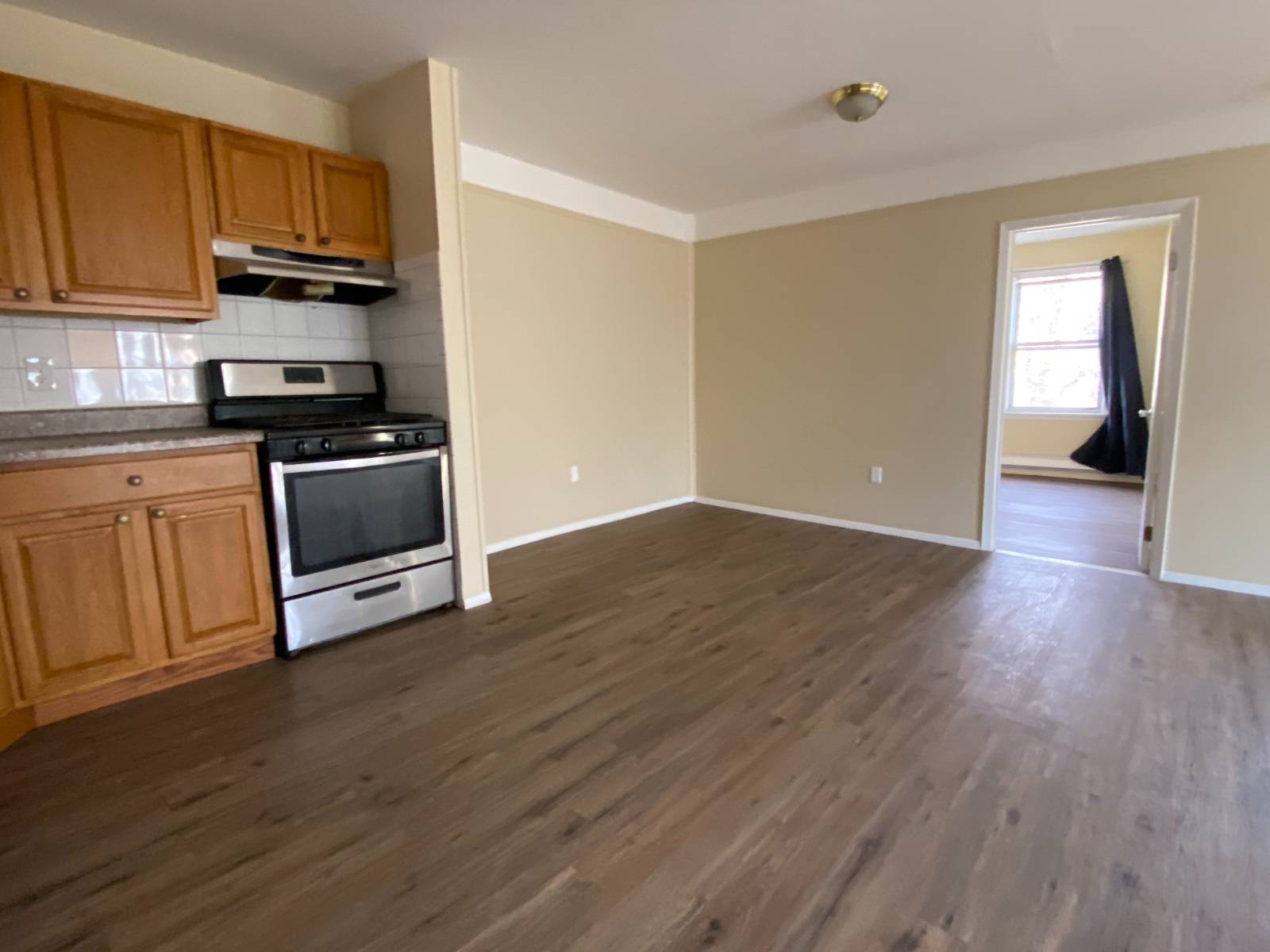 #20 photo, 6817 Forest Avenue, Ridgewood , NY 11385