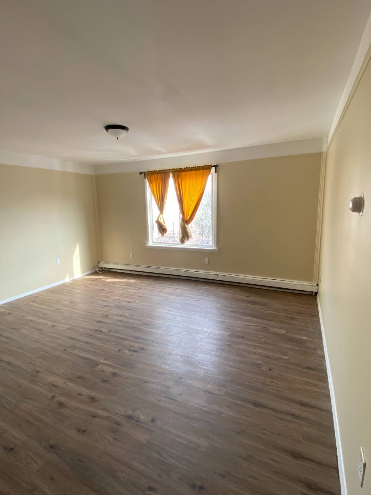 #7 photo, 6817 Forest Avenue, Ridgewood , NY 11385