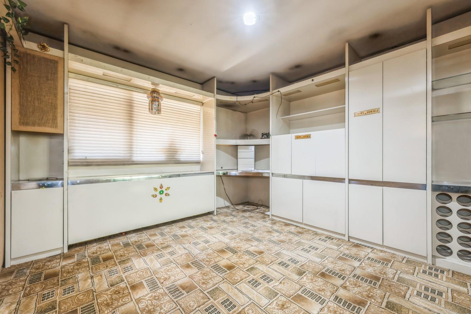 #17 photo, 11 Dicks Lane, Roslyn Heights , NY 11576