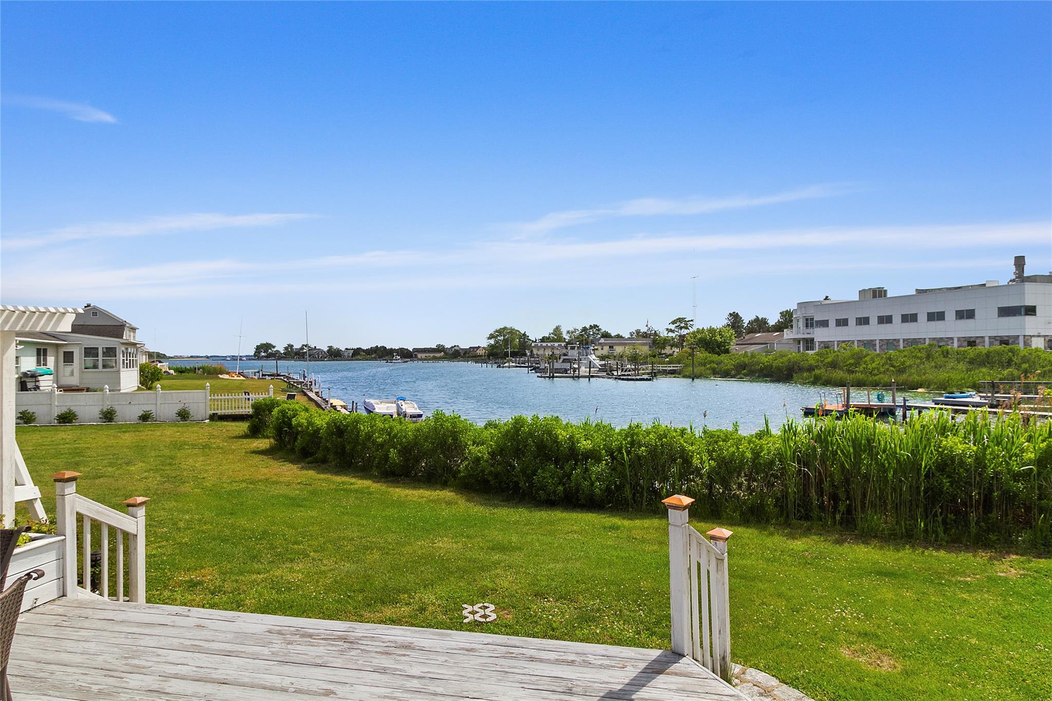 #18 photo, 1 Rebadam Lane, サフォーク郡 Southampton , NY 11968