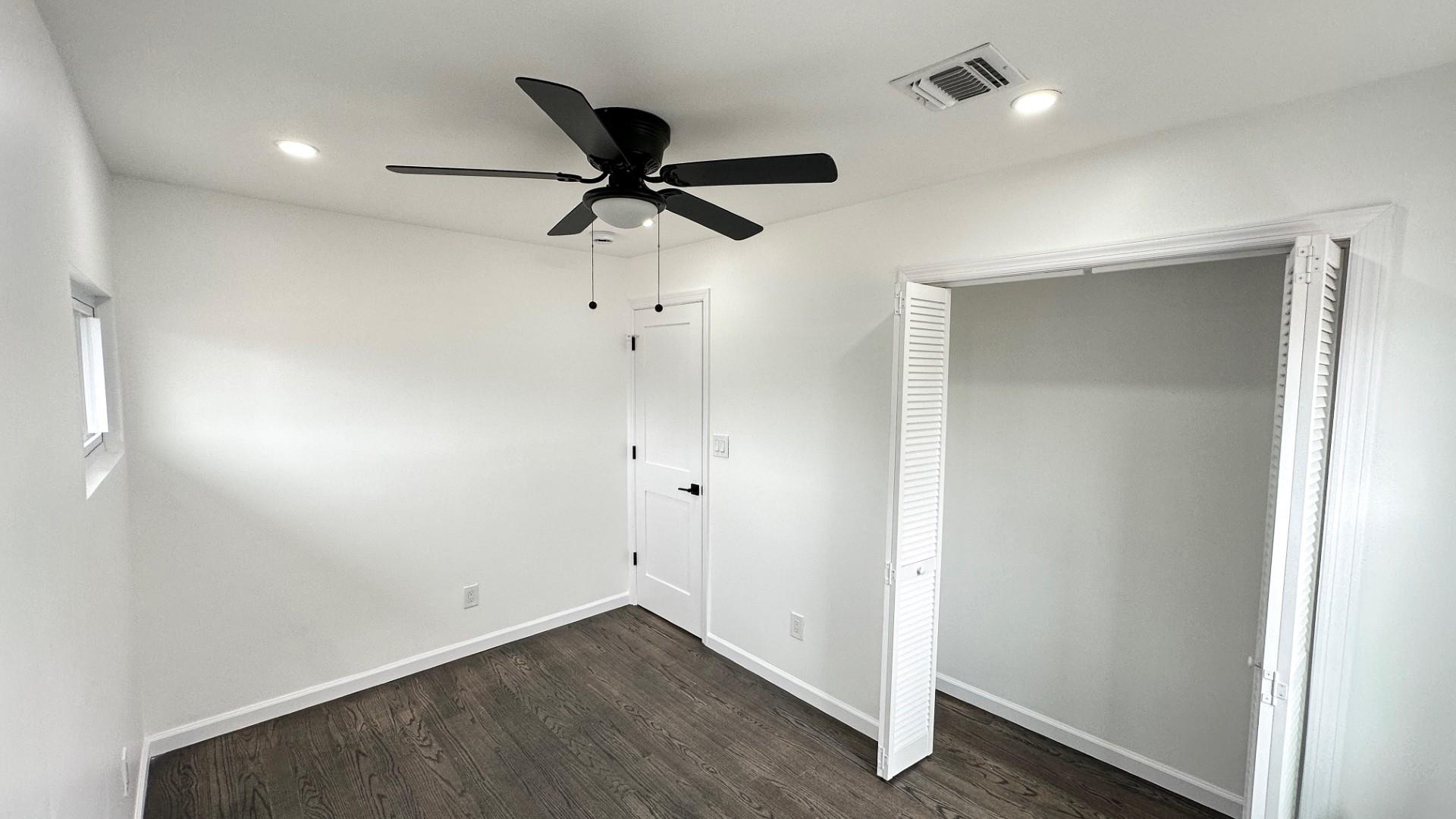 #10 photo, 12 Meridian Road, ナッソー郡 Levittown , NY 11756