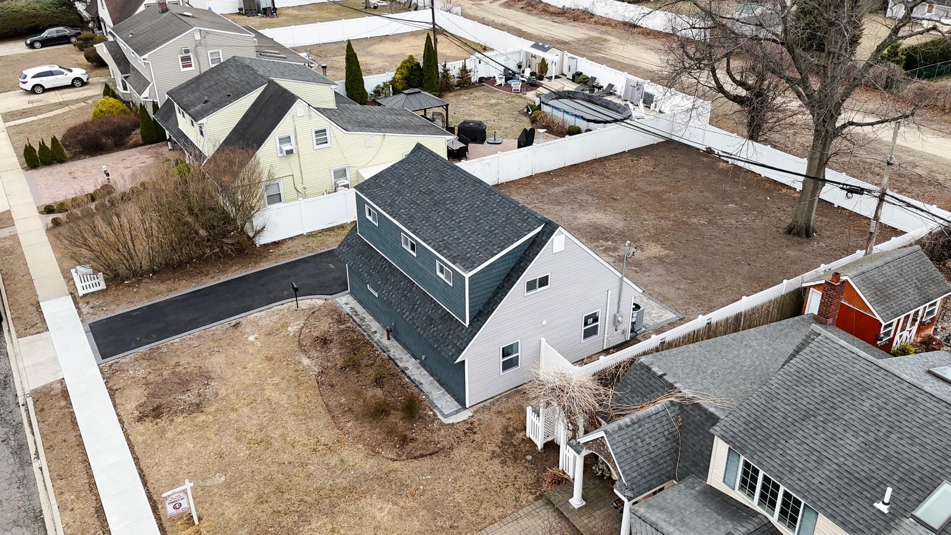 #17 photo, 12 Meridian Road, ナッソー郡 Levittown , NY 11756