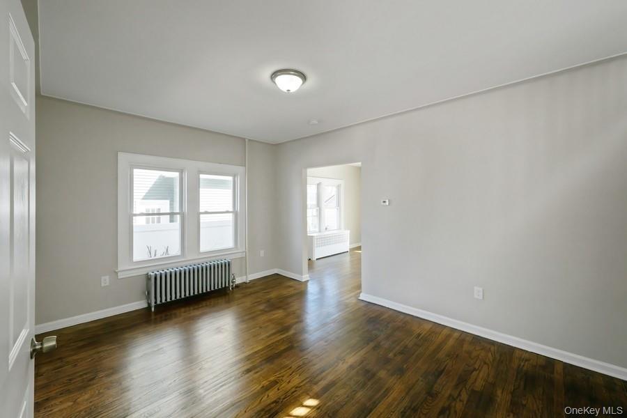 #2 photo, 10 Winchester Drive, サフォーク郡 Lindenhurst , NY 11757