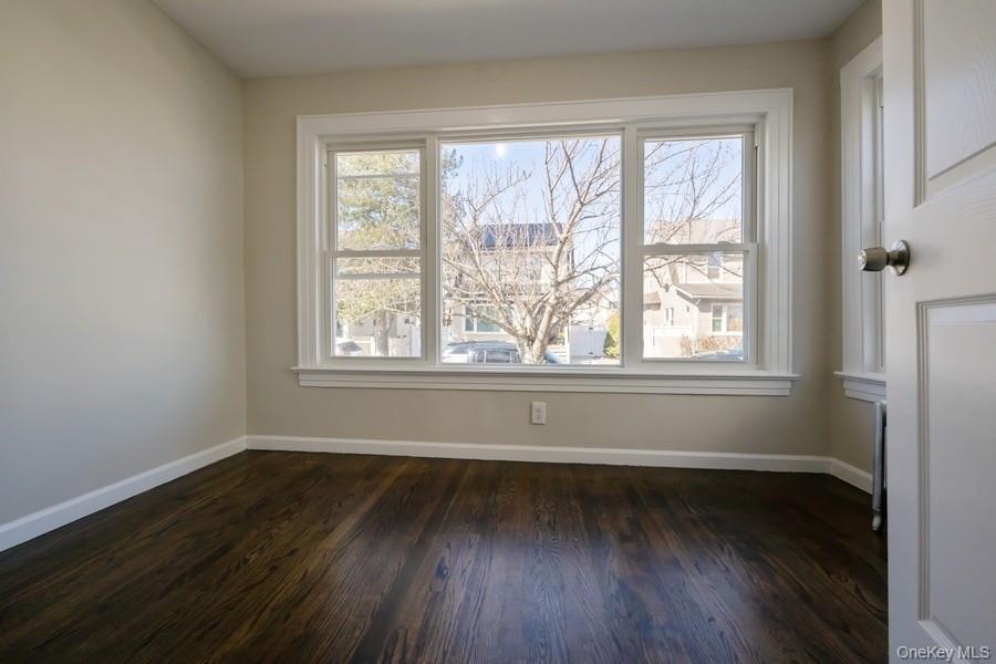 #4 photo, 10 Winchester Drive, サフォーク郡 Lindenhurst , NY 11757