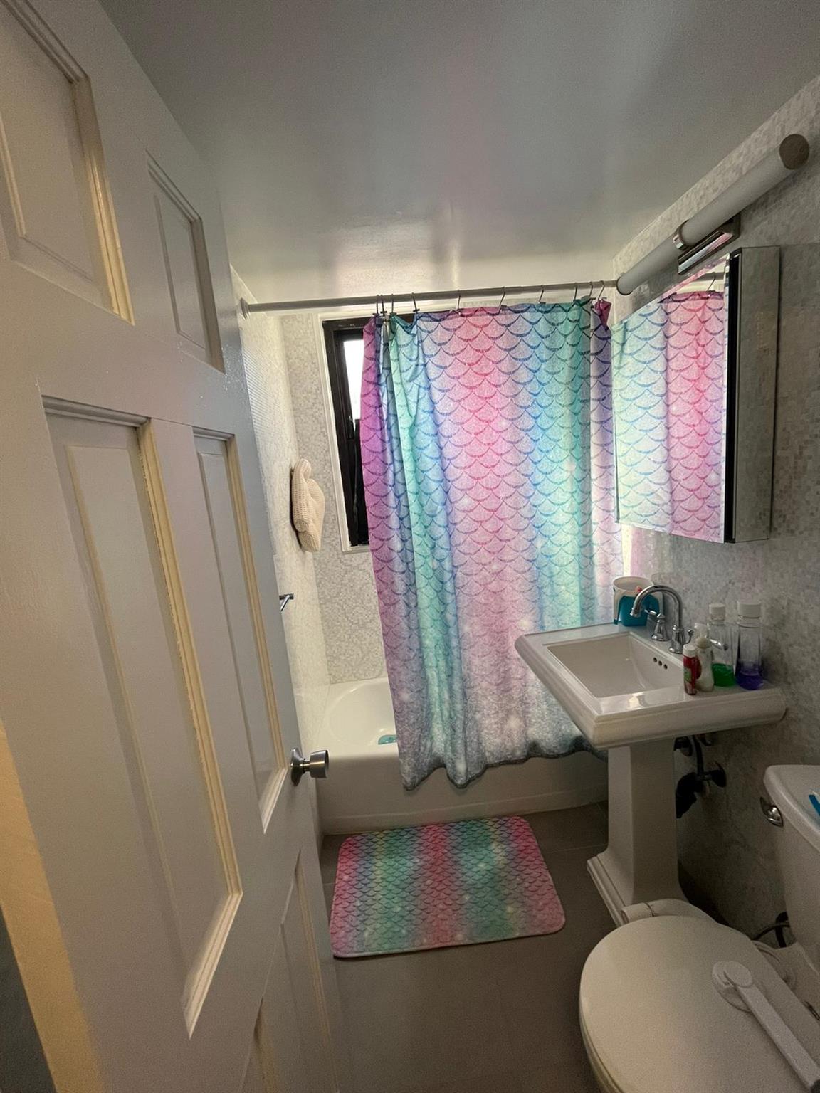 #18 photo, 61-55 98 Street, 皇后区 雷哥公园 Rego Park , NY 11374