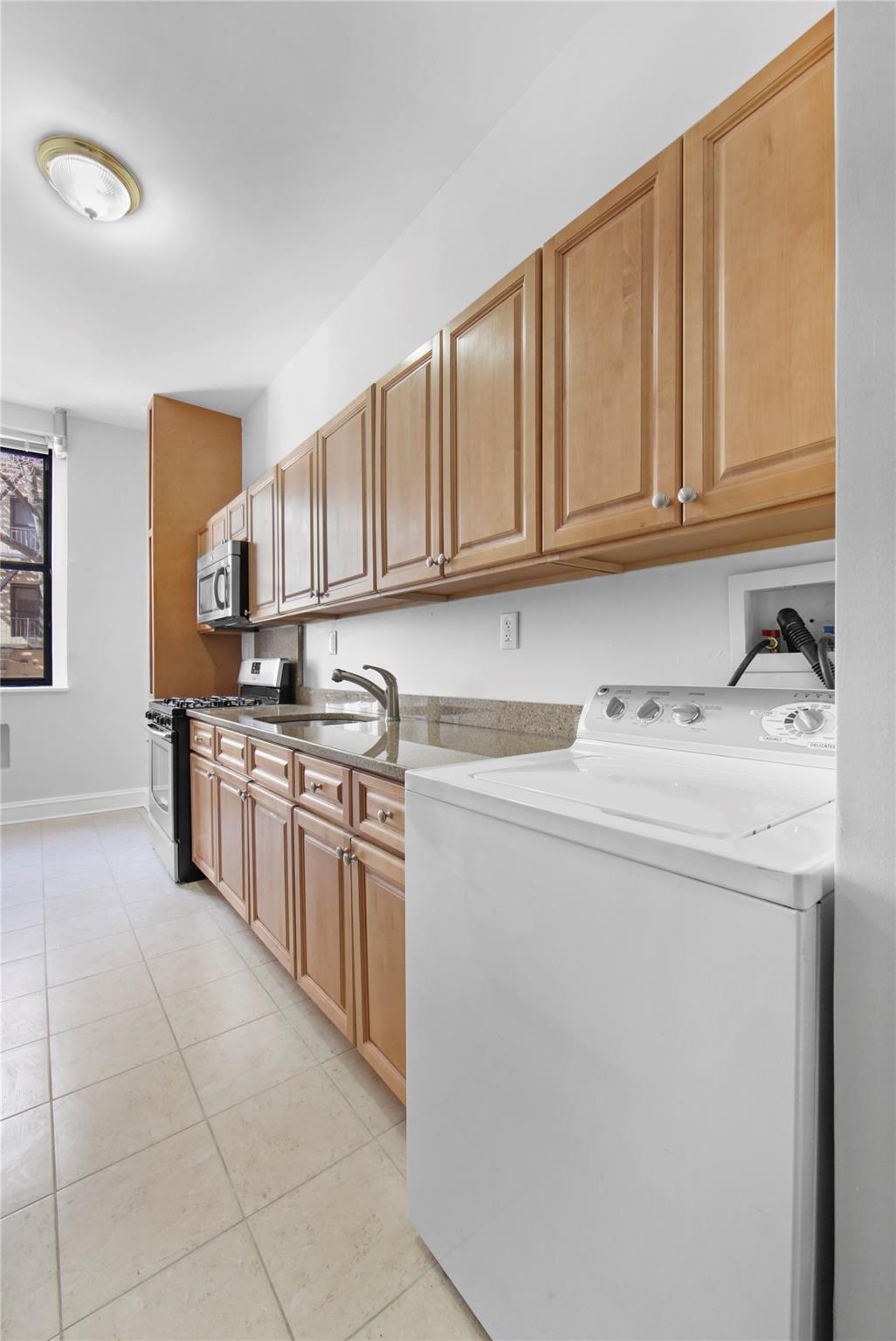 #8 photo, 359 Ft. Washington Avenue, New York (Manhattan) , NY 10033