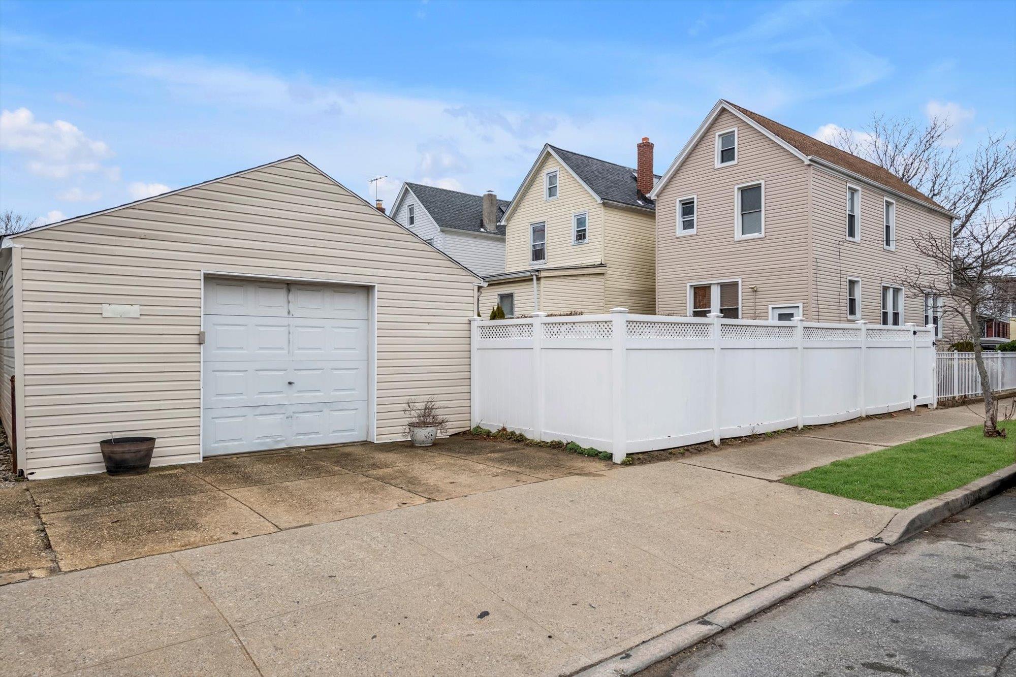 #19 photo, 14620 111th Avenue, Jamaica , NY 11435