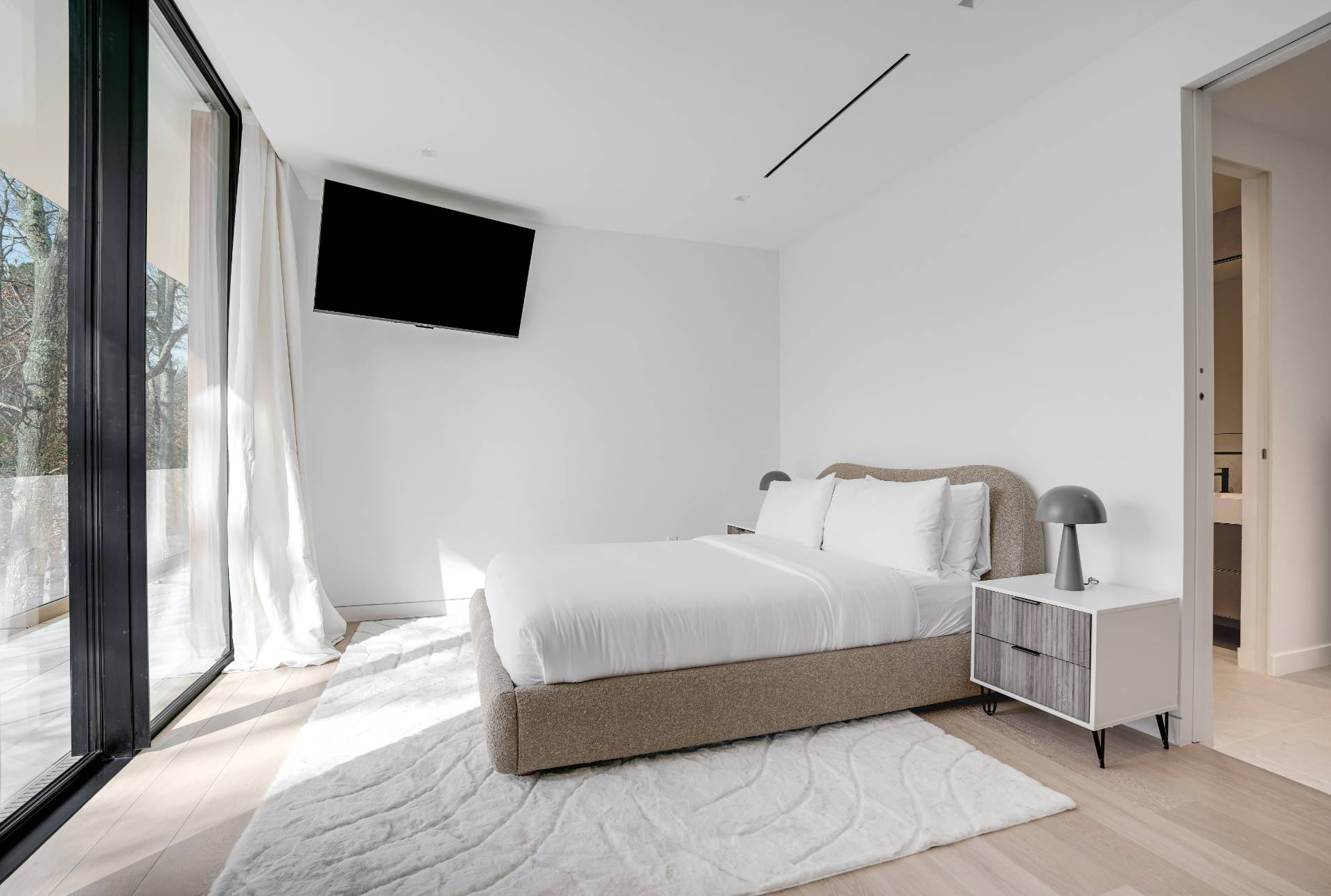 #17 photo, 8 Barnes Avenue, East Hampton , NY 11937