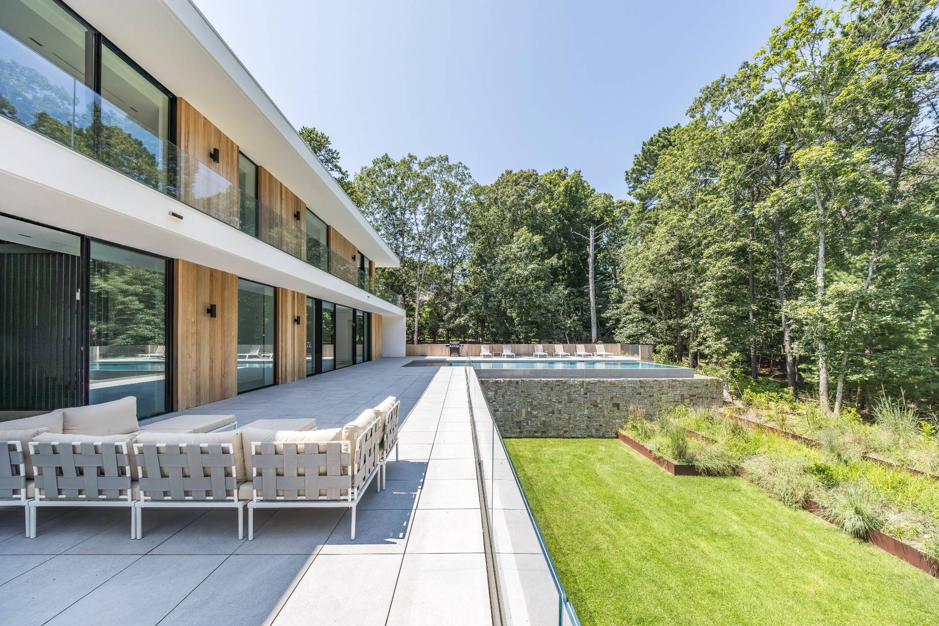 #27 photo, 8 Barnes Avenue, East Hampton , NY 11937