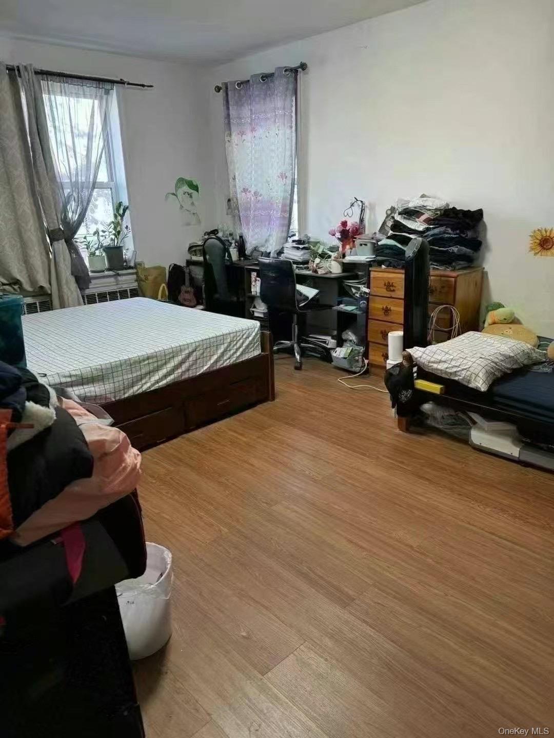 #6 photo, 4240 Bowne St, クイーンズ区 Flushing , NY 11355