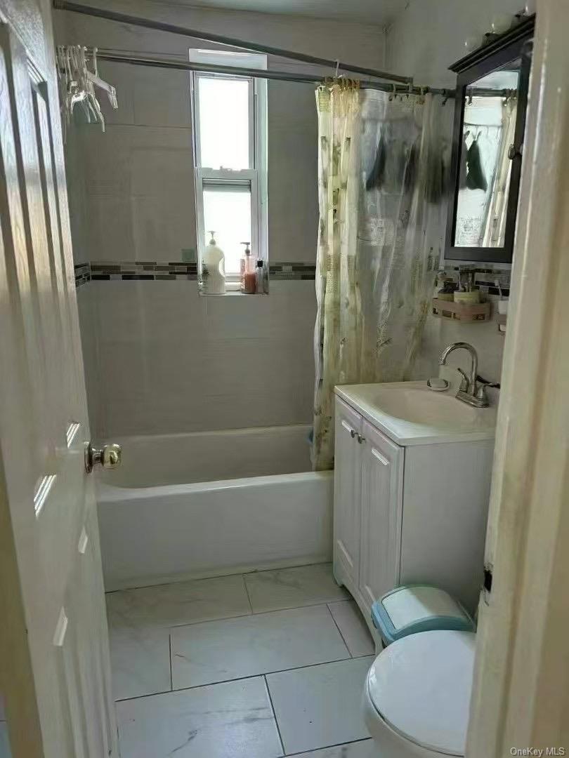 #8 photo, 4240 Bowne St, クイーンズ区 Flushing , NY 11355