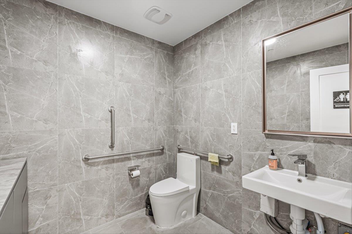 #6 photo, 20-22 College Point Boulevard, クイーンズ区 College Point , NY 11356