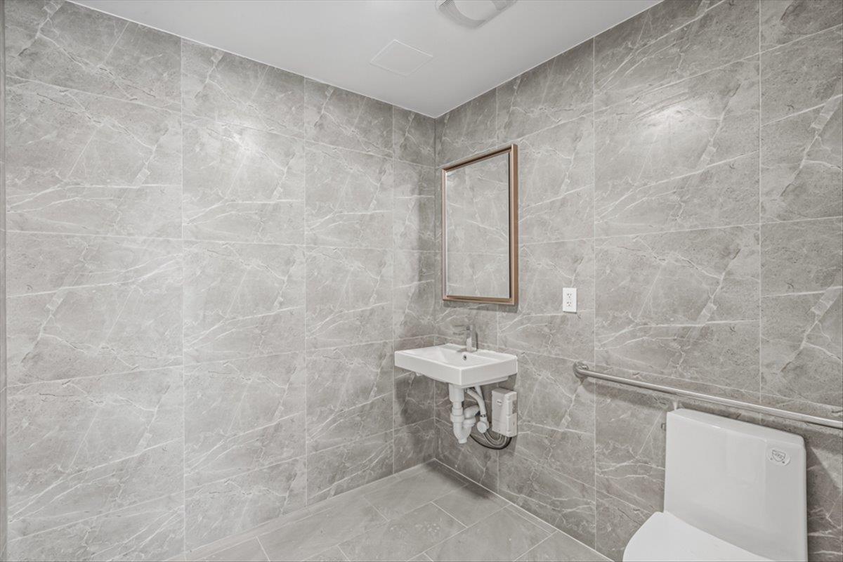 #7 photo, 20-22 College Point Boulevard, クイーンズ区 College Point , NY 11356