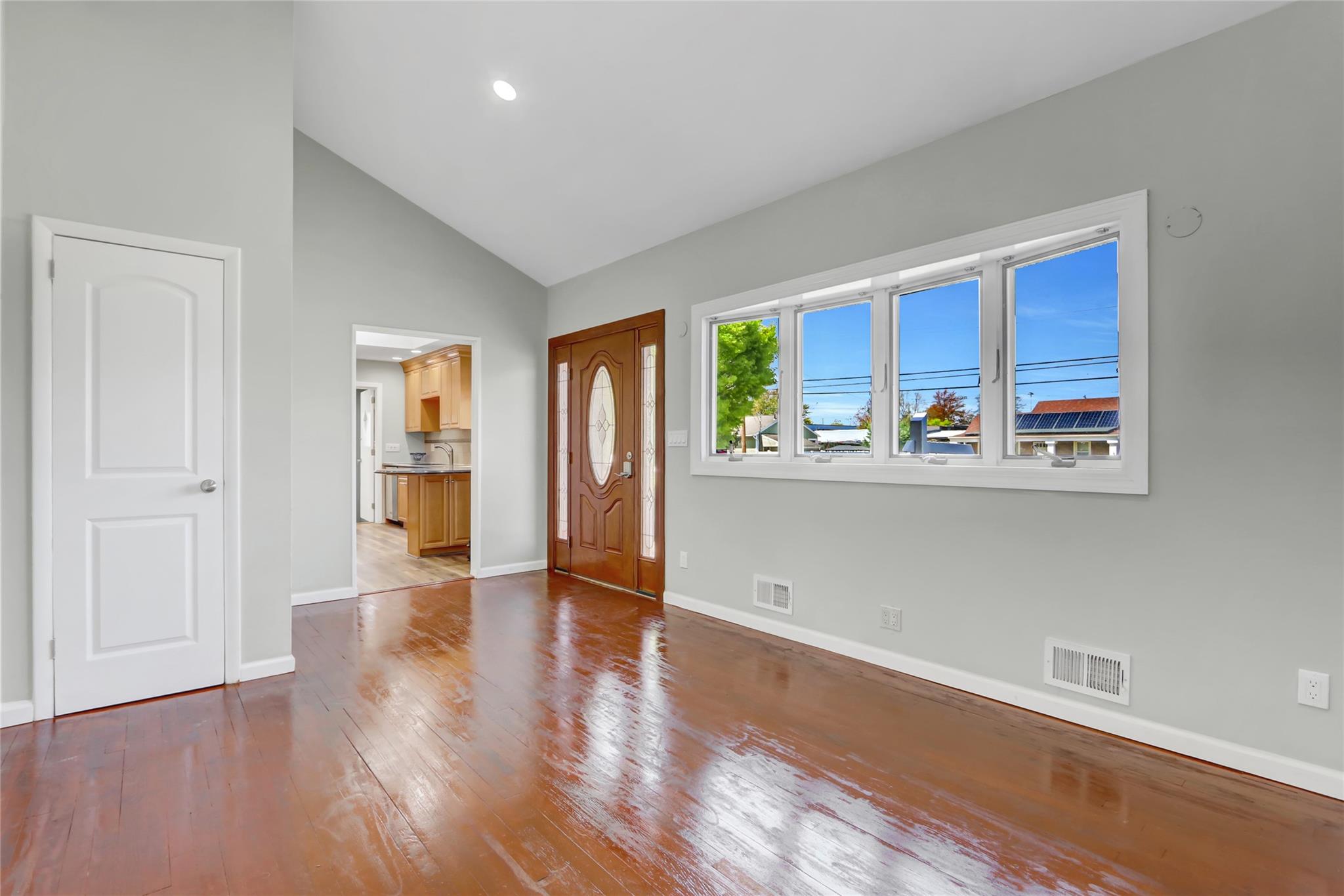 #2 photo, 62 Lambert AVE Avenue, Farmingdale , NY 11735