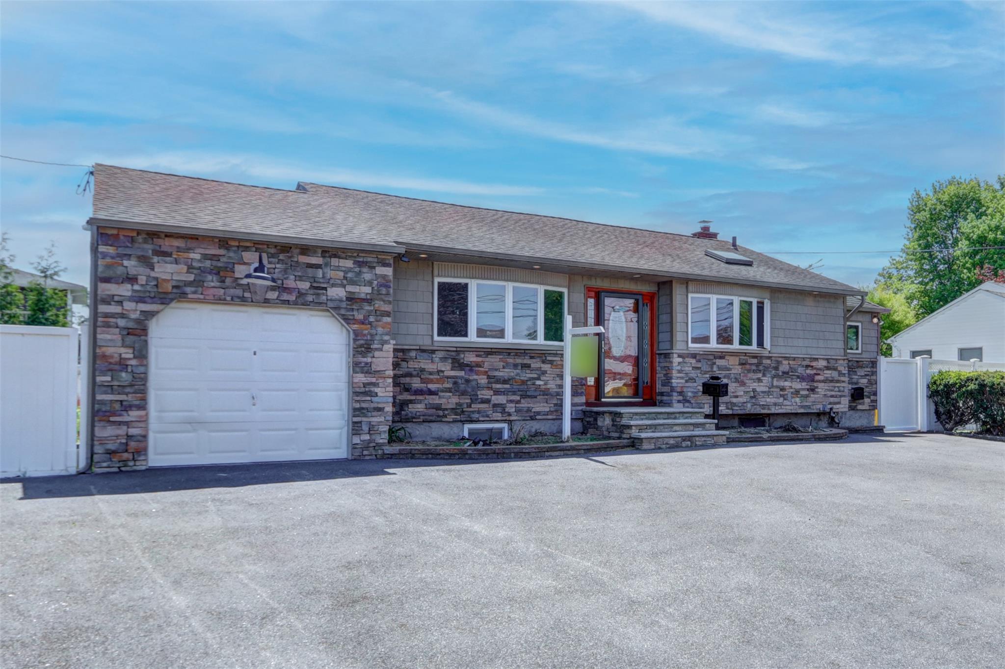 #3 photo, 62 Lambert AVE Avenue, Farmingdale , NY 11735