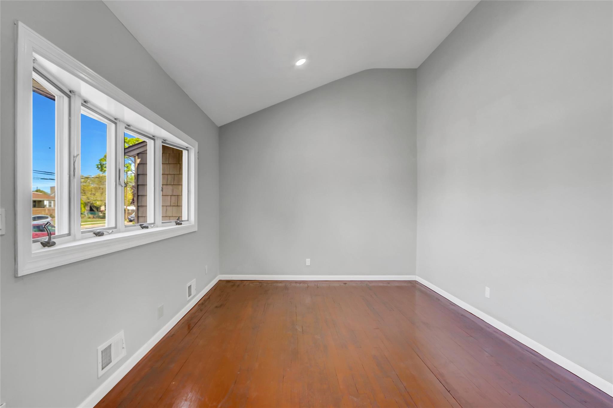 #5 photo, 62 Lambert AVE Avenue, Farmingdale , NY 11735