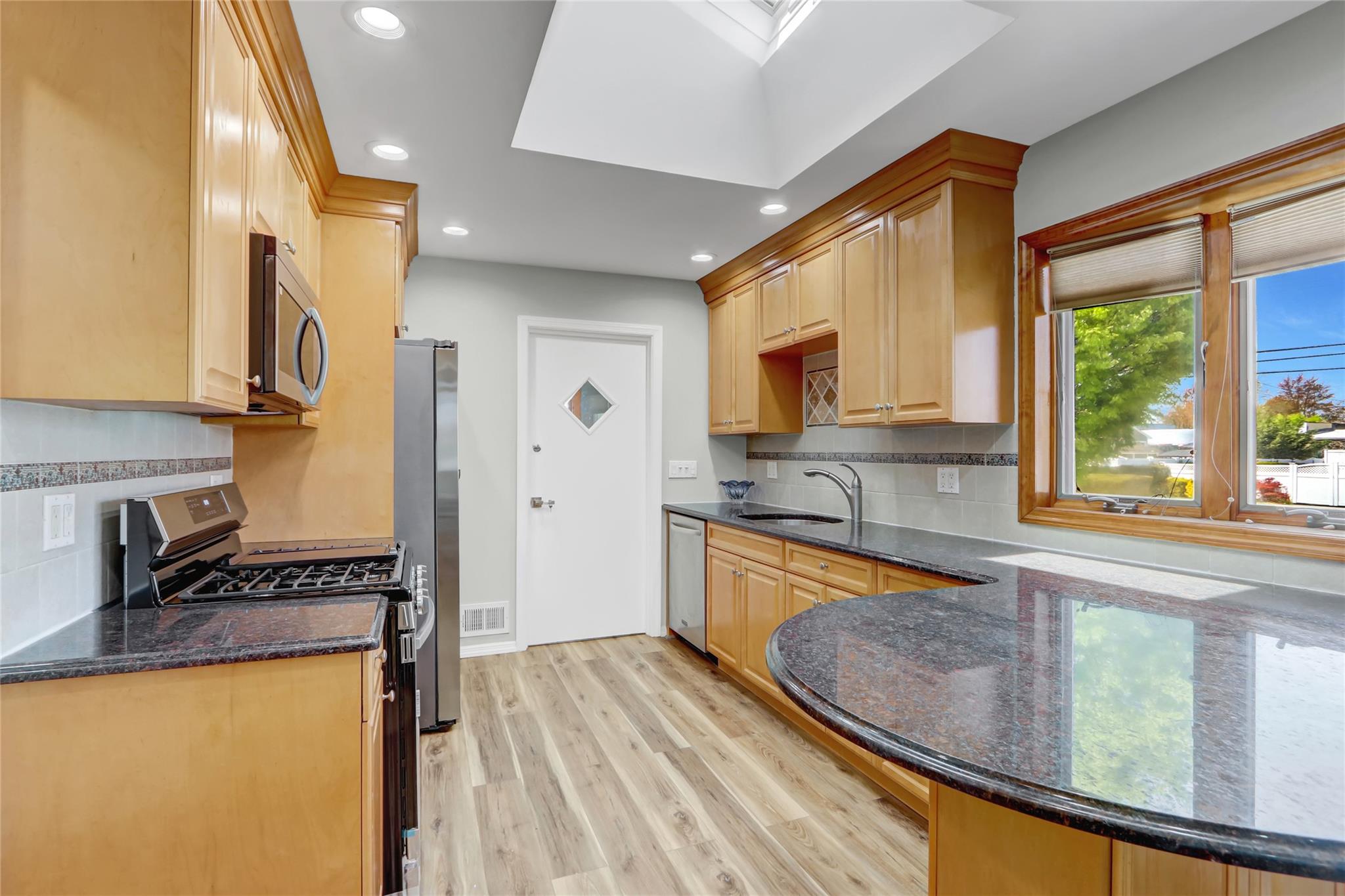 #8 photo, 62 Lambert AVE Avenue, Farmingdale , NY 11735