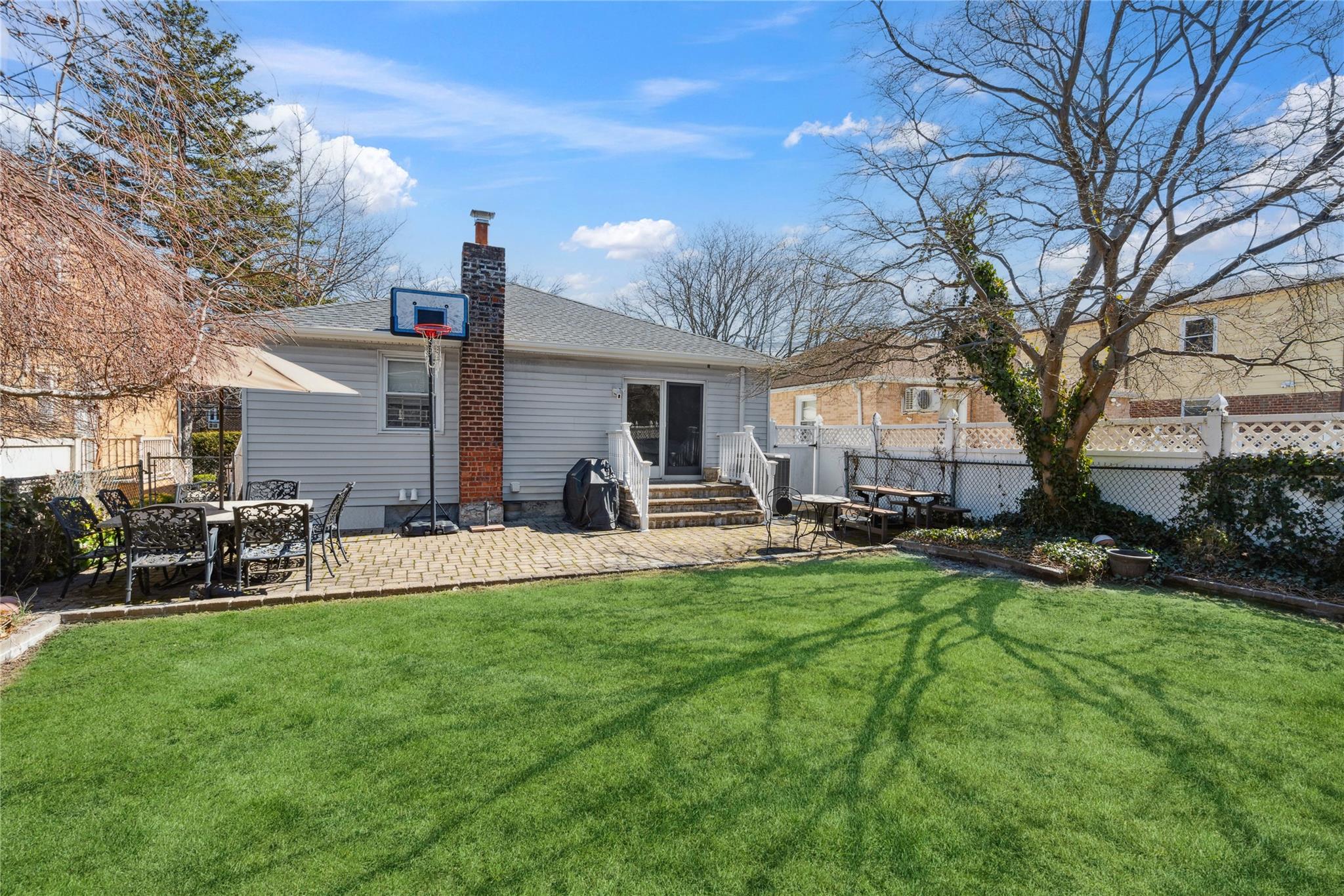 #10 photo, 2930 Bell Boulevard, クイーンズ区 Bayside , NY 11360