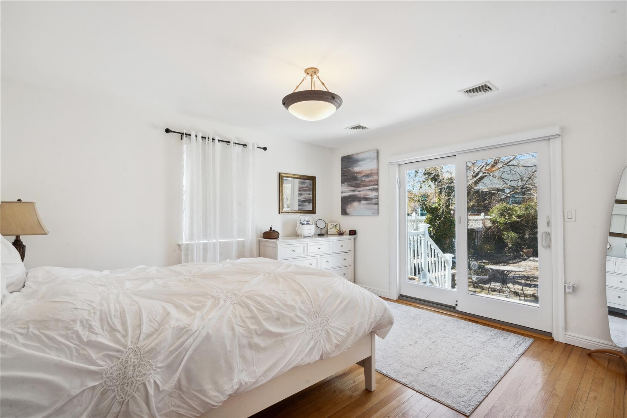 #5 photo, 2930 Bell Boulevard, クイーンズ区 Bayside , NY 11360