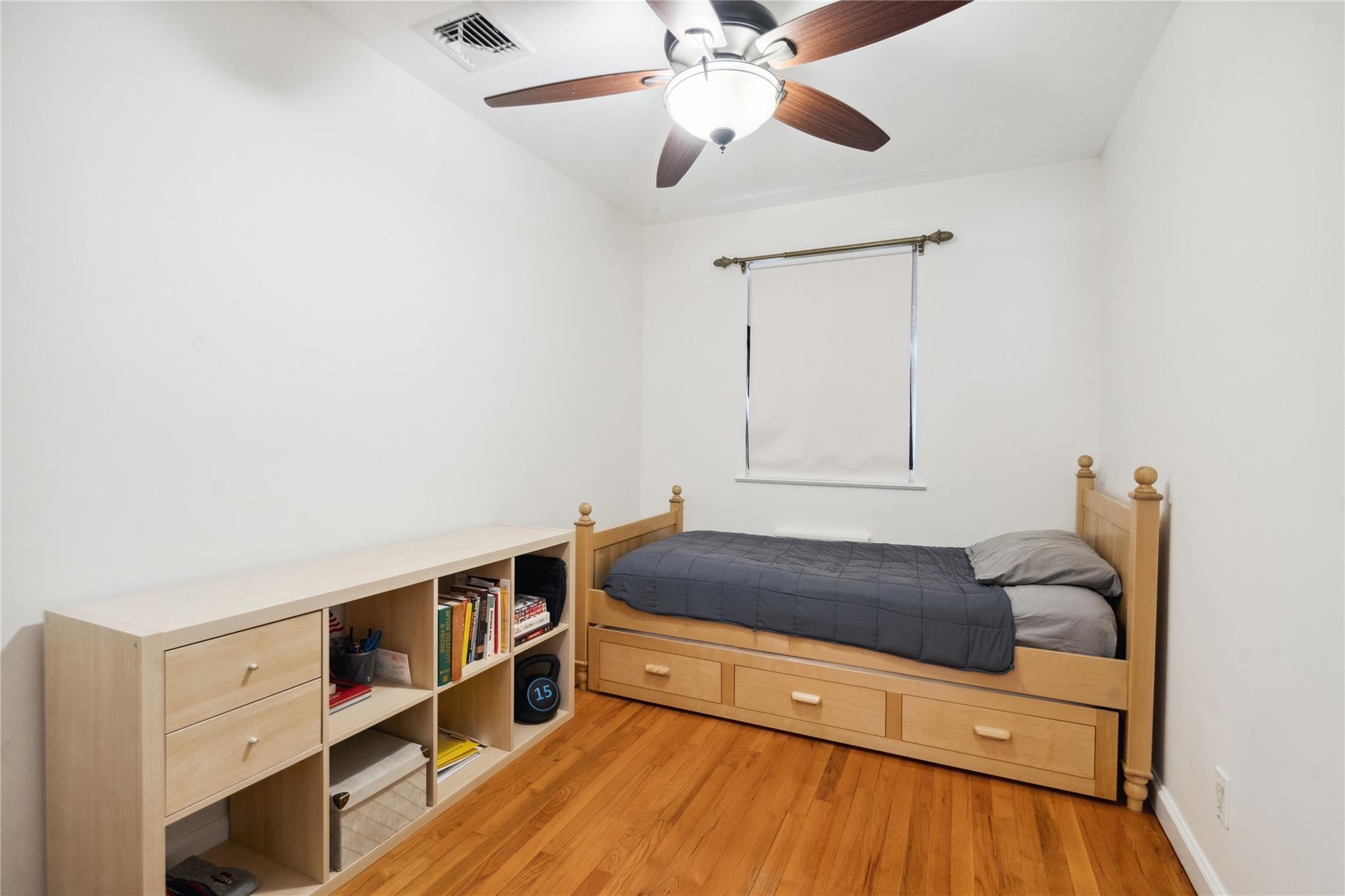 #6 photo, 2930 Bell Boulevard, クイーンズ区 Bayside , NY 11360