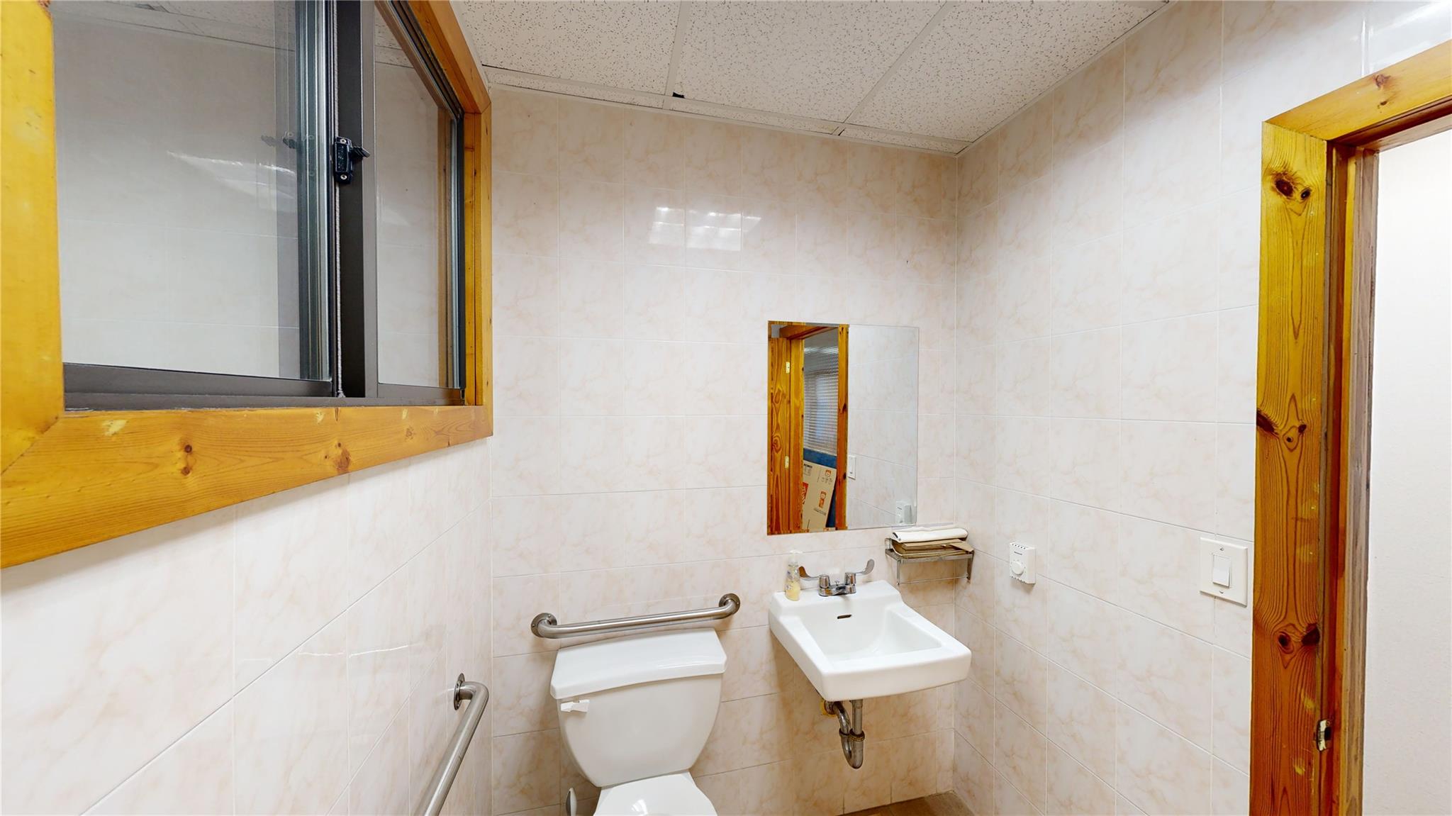 #8 photo, 7720 74th Street, クイーンズ区 Glendale , NY 11385