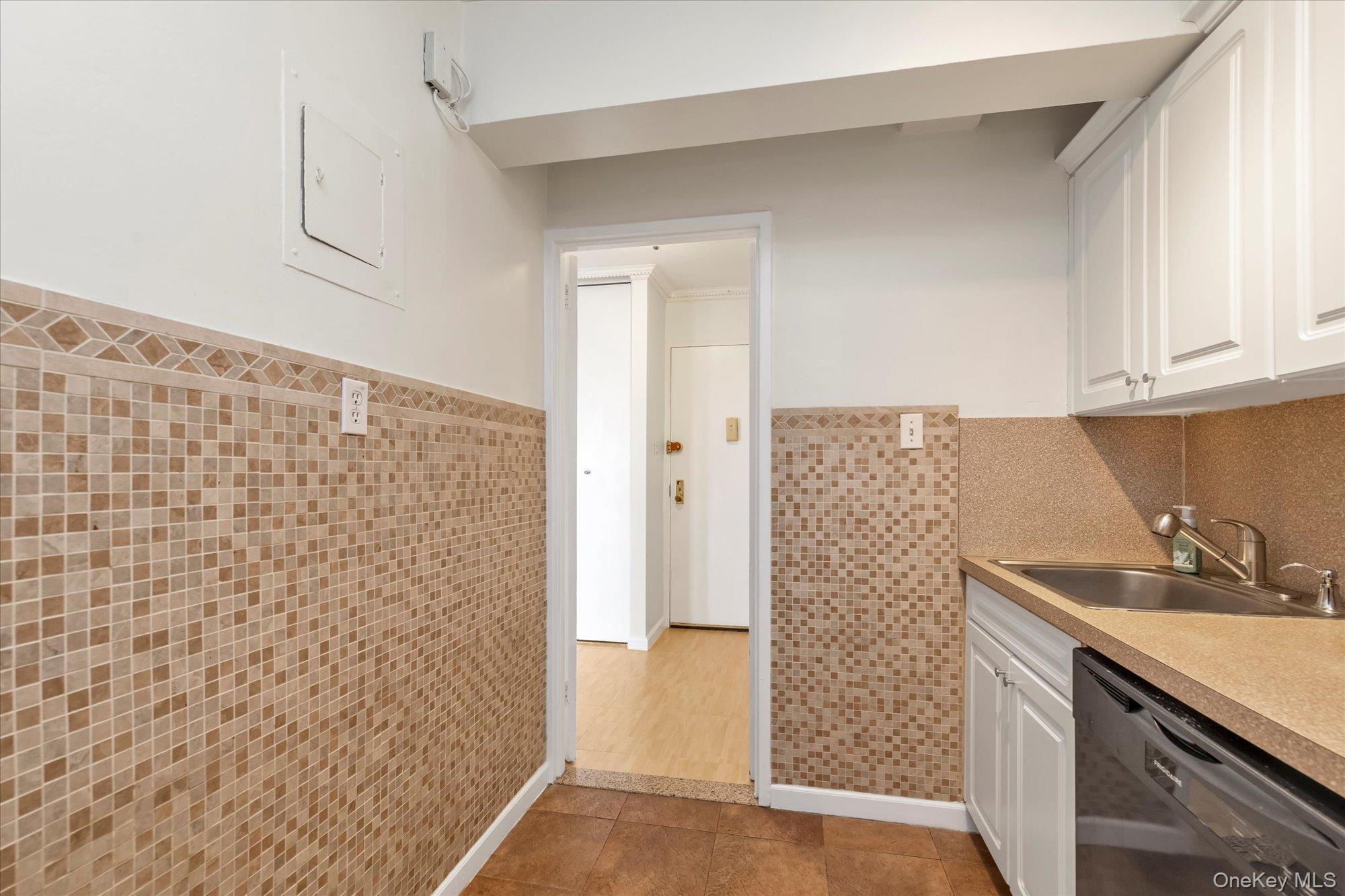 #11 photo, 107-40 Queens Boulevard, クイーンズ区 Forest Hills , NY 11375