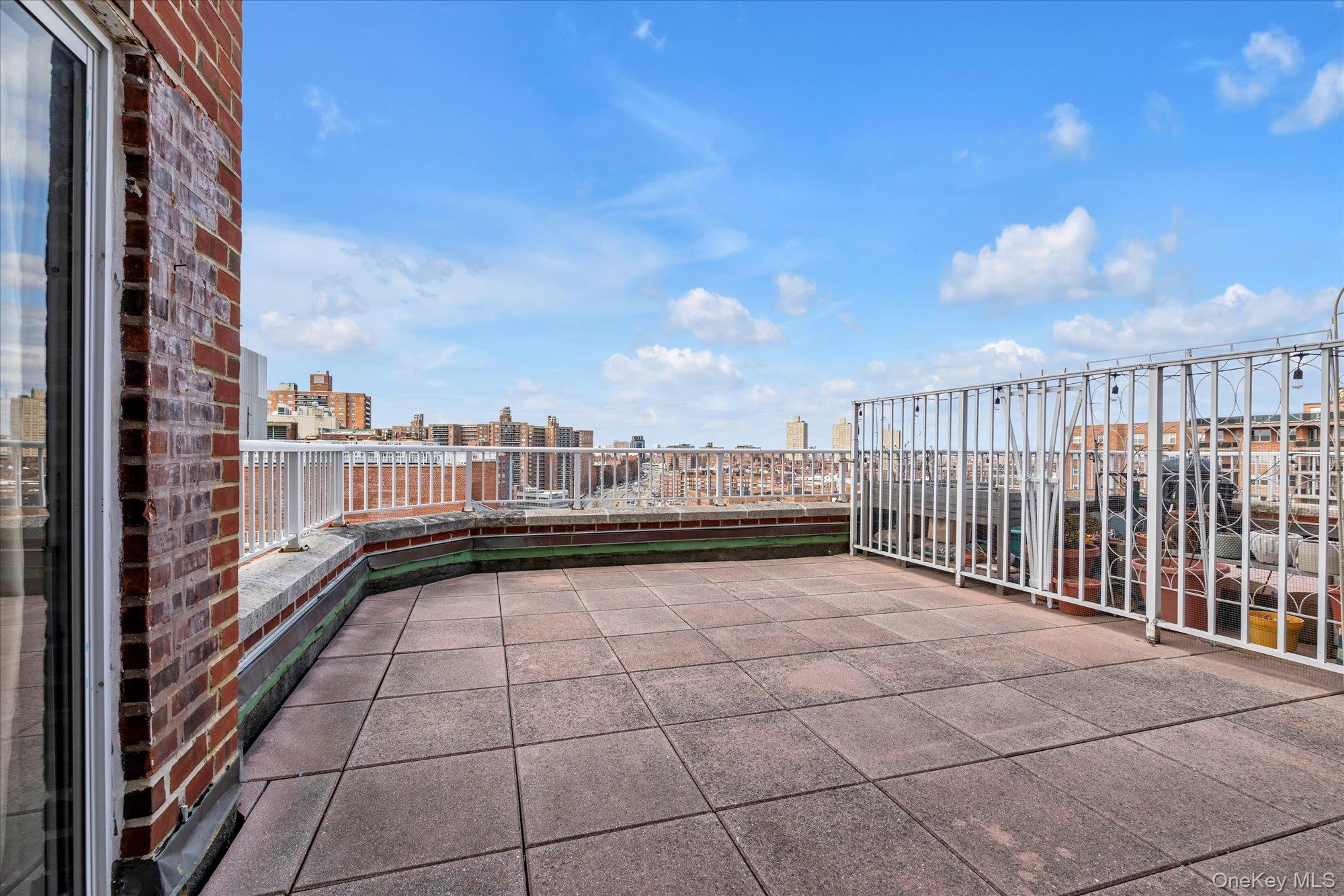 #15 photo, 107-40 Queens Boulevard, クイーンズ区 Forest Hills , NY 11375