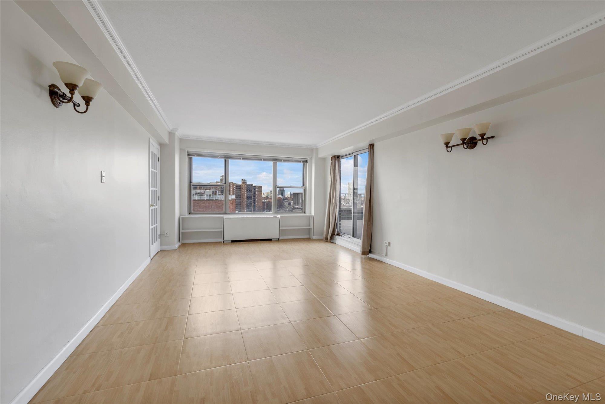 #7 photo, 107-40 Queens Boulevard, クイーンズ区 Forest Hills , NY 11375