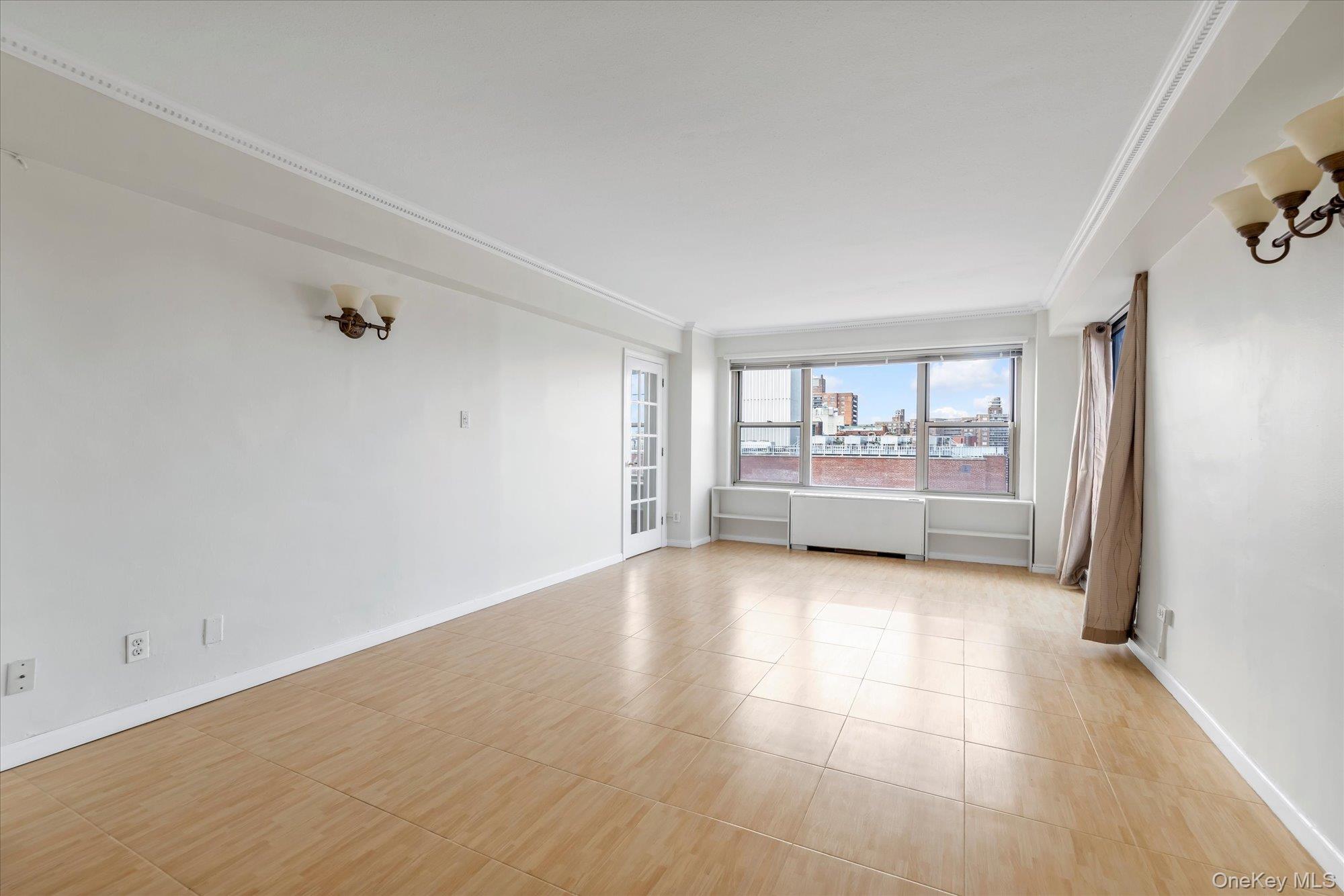 #8 photo, 107-40 Queens Boulevard, クイーンズ区 Forest Hills , NY 11375