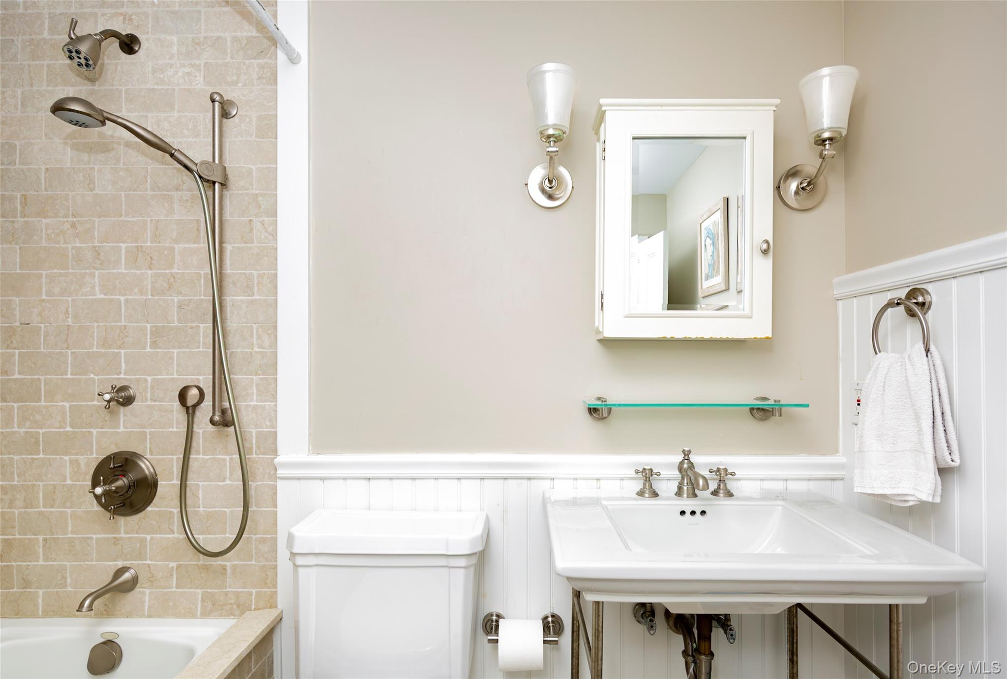 #20 photo, 31 Grand Ave and 20 Spring Garden Ave, 롱 아일랜드 Shelter Island Heights , NY 11965