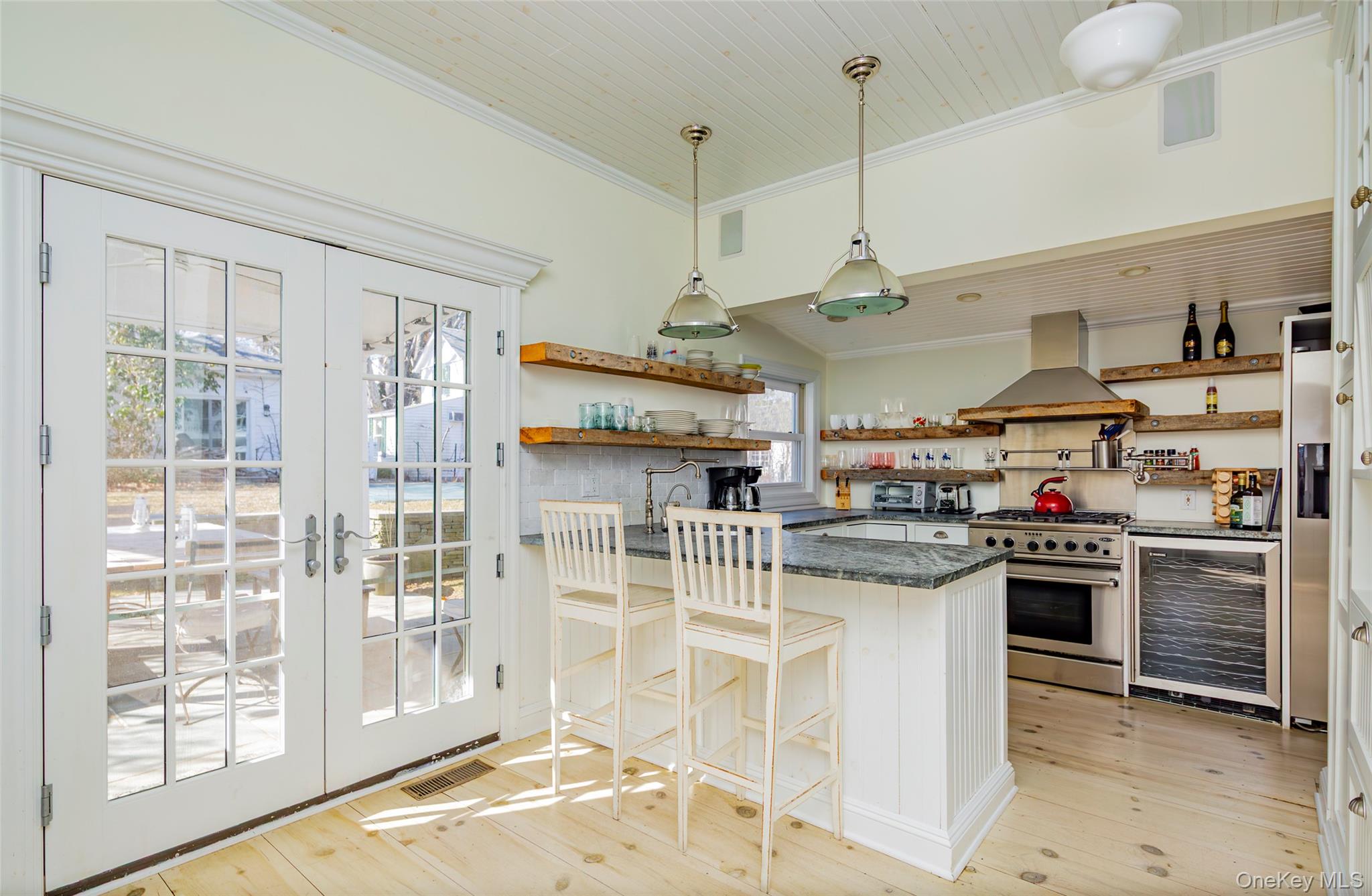 #8 photo, 31 Grand Ave and 20 Spring Garden Ave, 롱 아일랜드 Shelter Island Heights , NY 11965