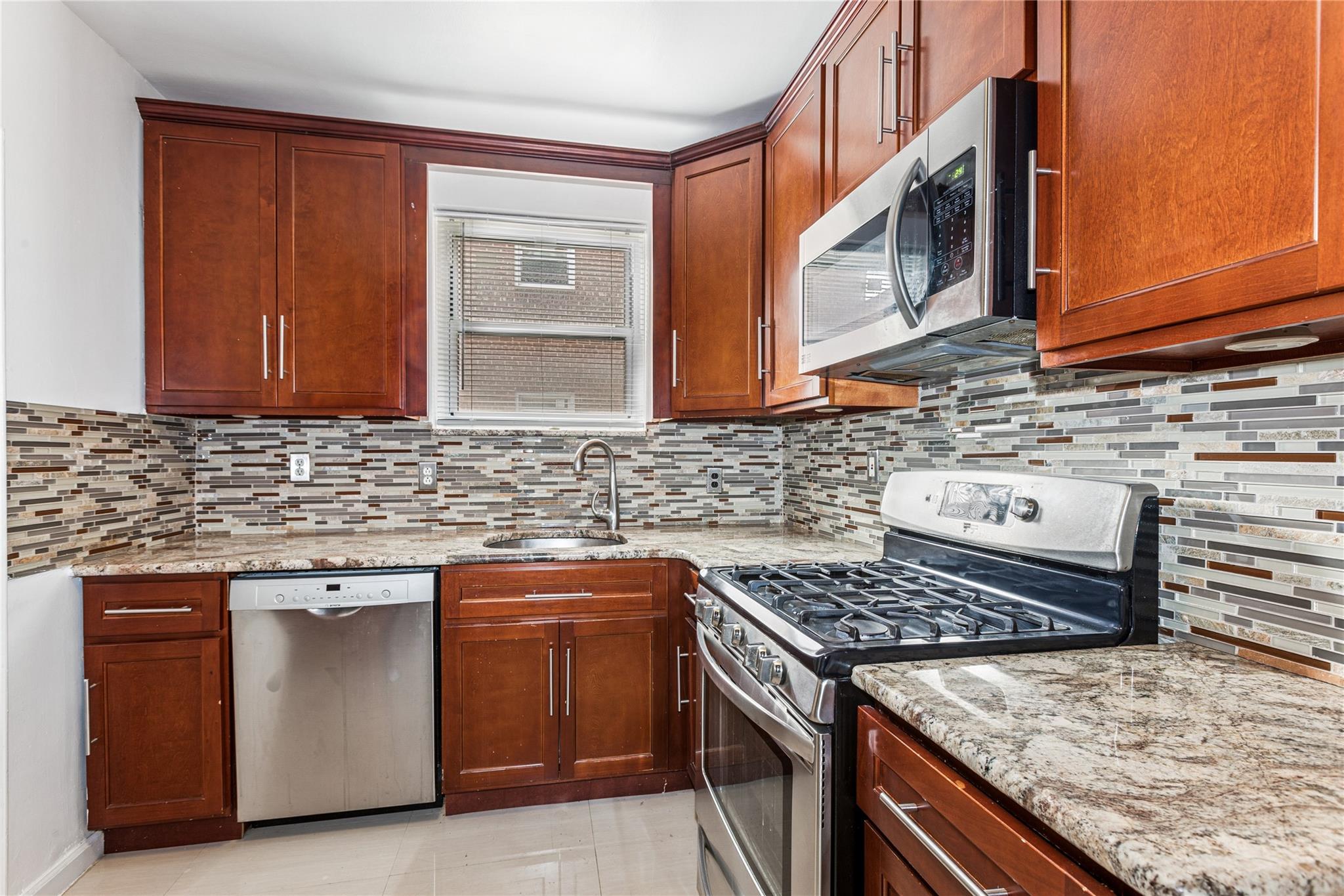 #7 photo, 110-20 71 Avenue, Forest Hills , NY 11375