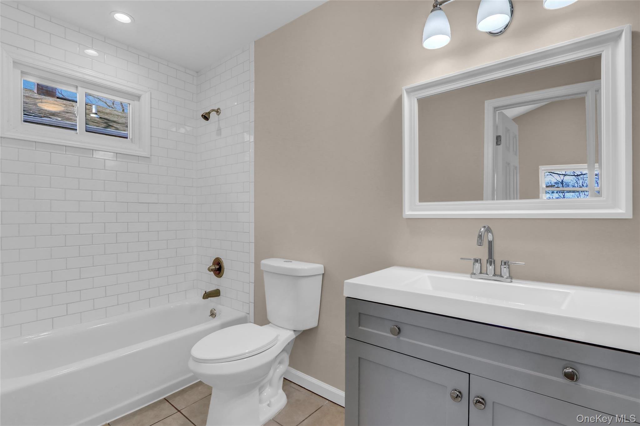 #17 photo, 150 Moriches Avenue, サフォーク郡 Mastic , NY 11950