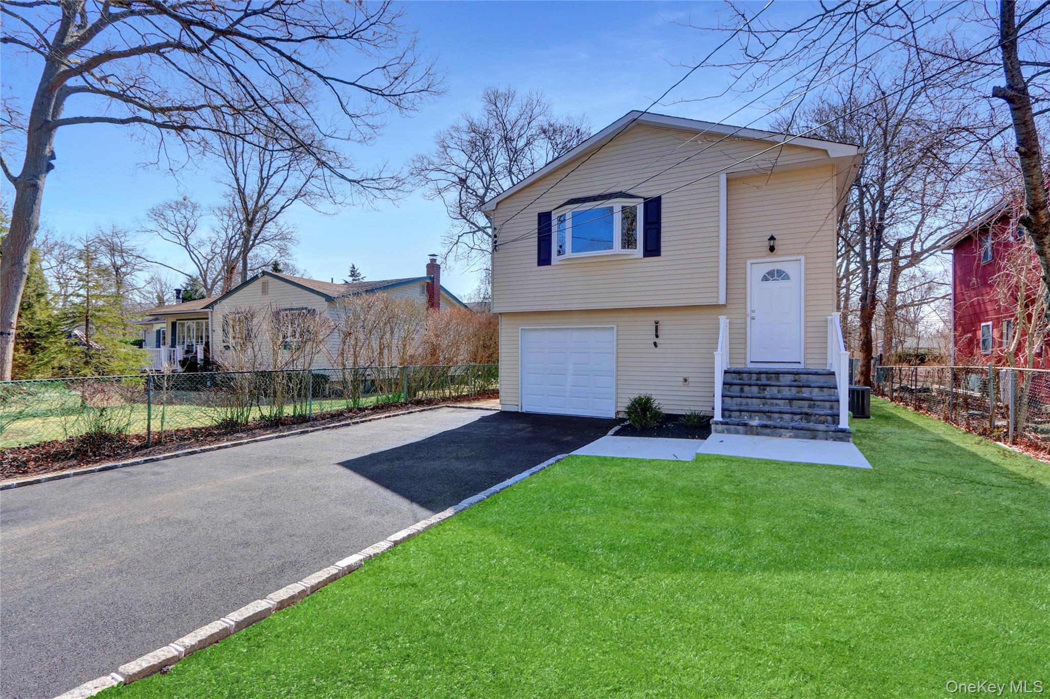 #3 photo, 150 Moriches Avenue, サフォーク郡 Mastic , NY 11950