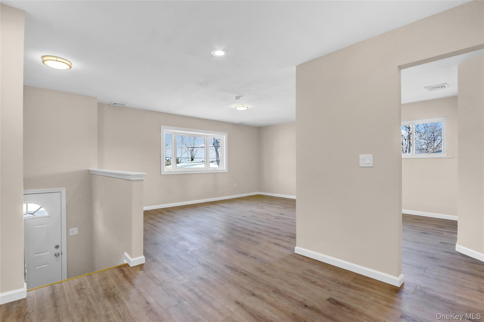 #7 photo, 150 Moriches Avenue, サフォーク郡 Mastic , NY 11950