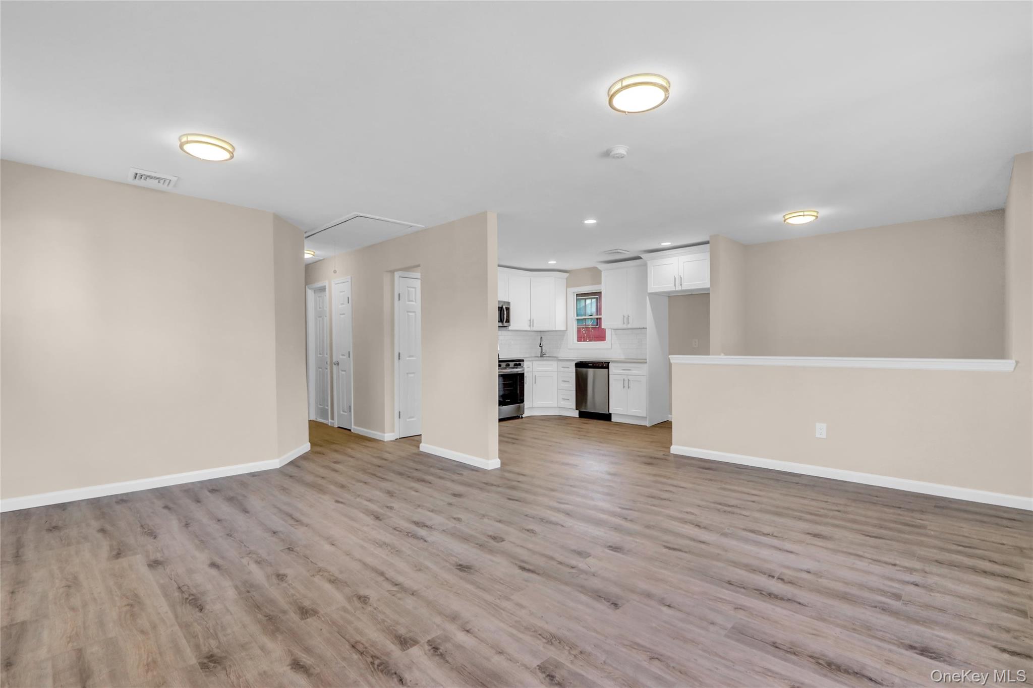 #9 photo, 150 Moriches Avenue, サフォーク郡 Mastic , NY 11950