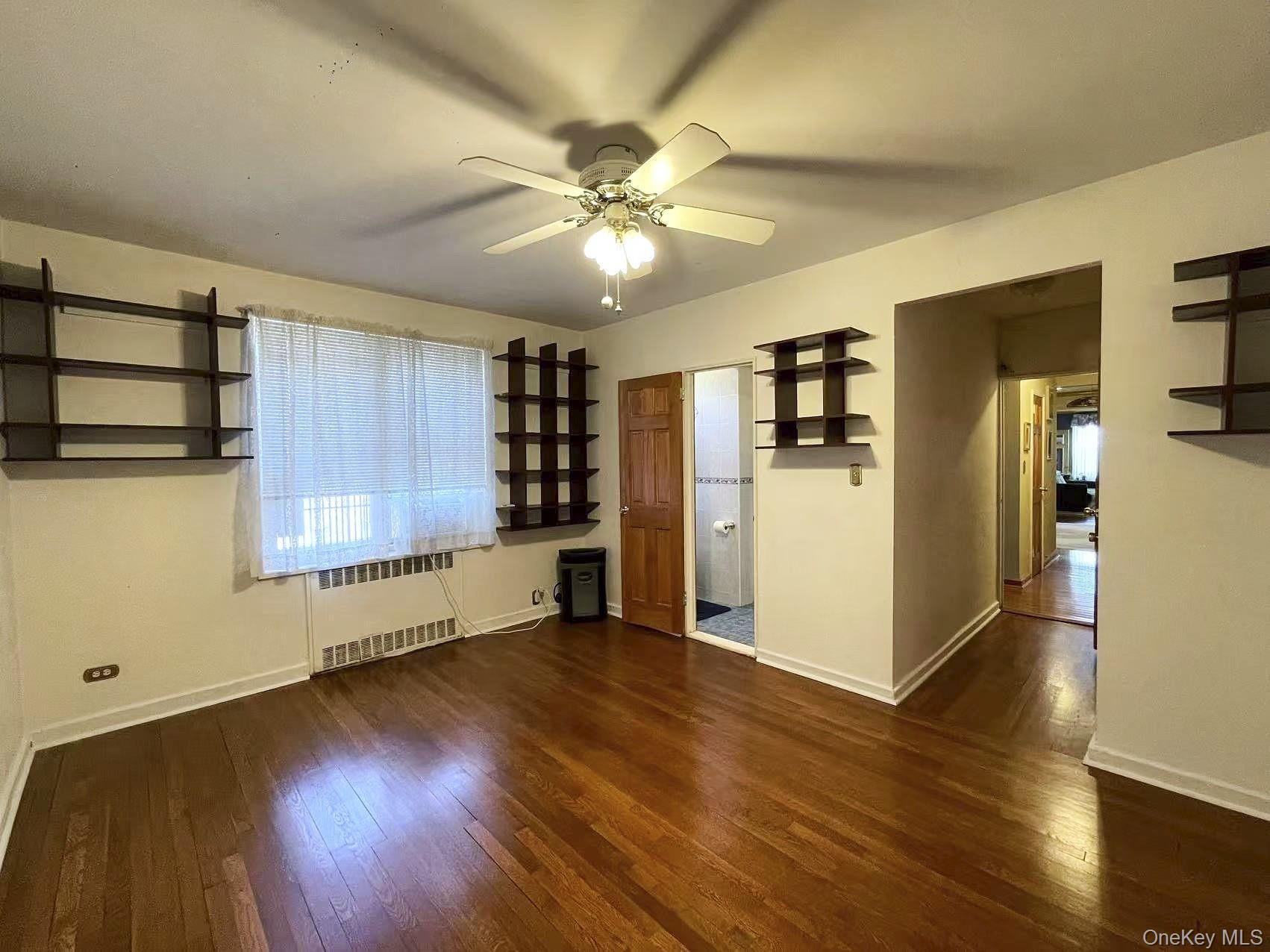 #12 photo, 67-66 108 Street, クイーンズ区 Forest Hills , NY 11375