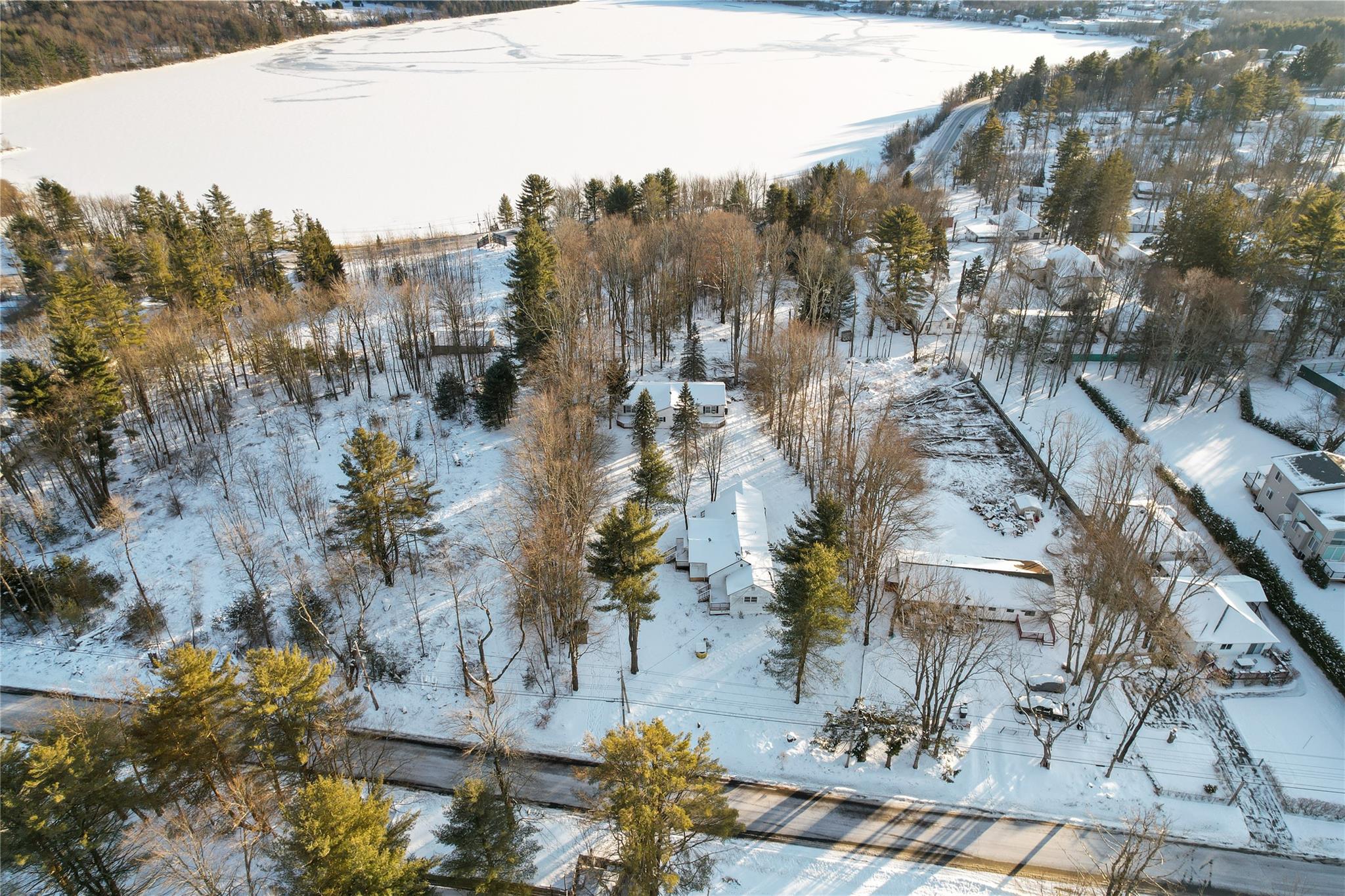 #18 photo, 380 Fraser Road, Kiamesha Lake , NY 12751