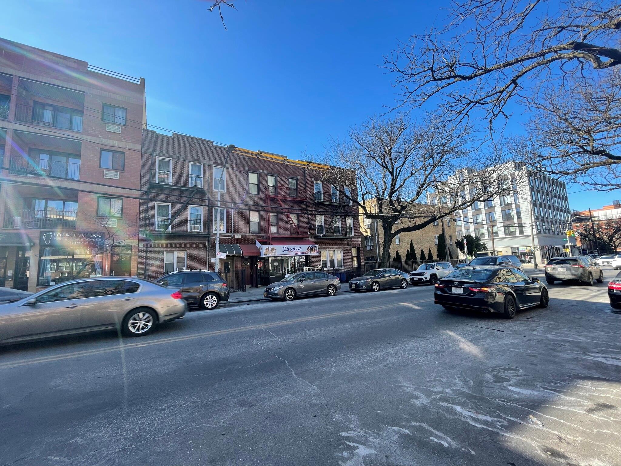 #4 photo, 23-12 Broadway, Astoria , NY 11106