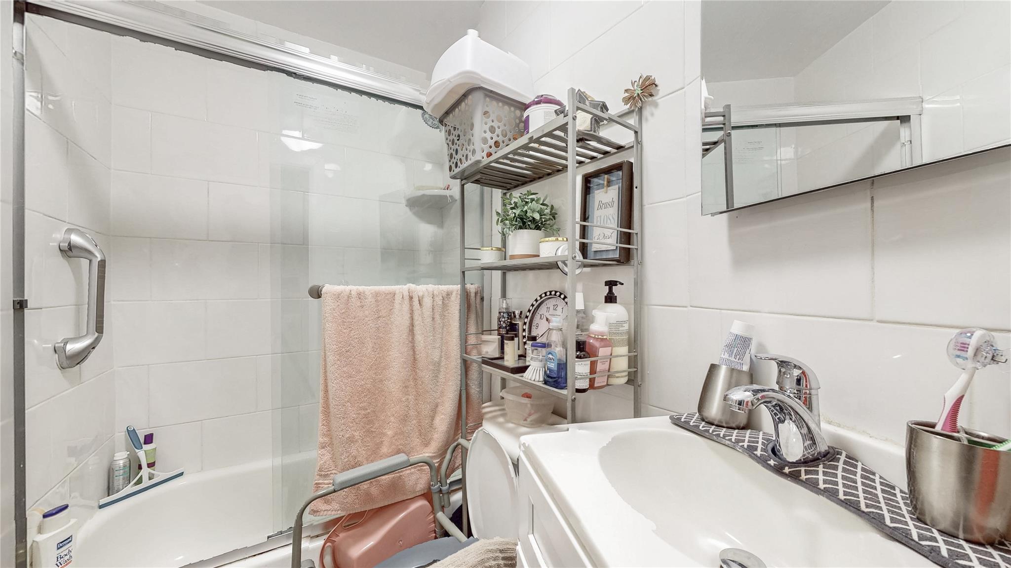 #12 photo, 479 Irving Avenue, Brooklyn , NY 11237