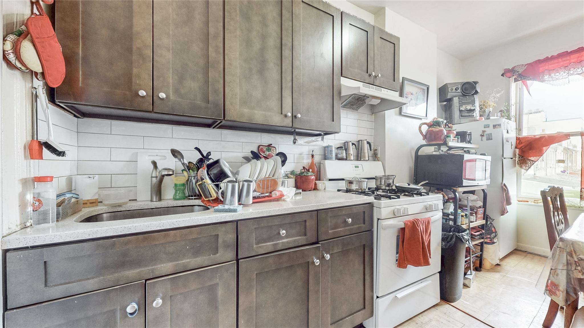 #14 photo, 479 Irving Avenue, Brooklyn , NY 11237